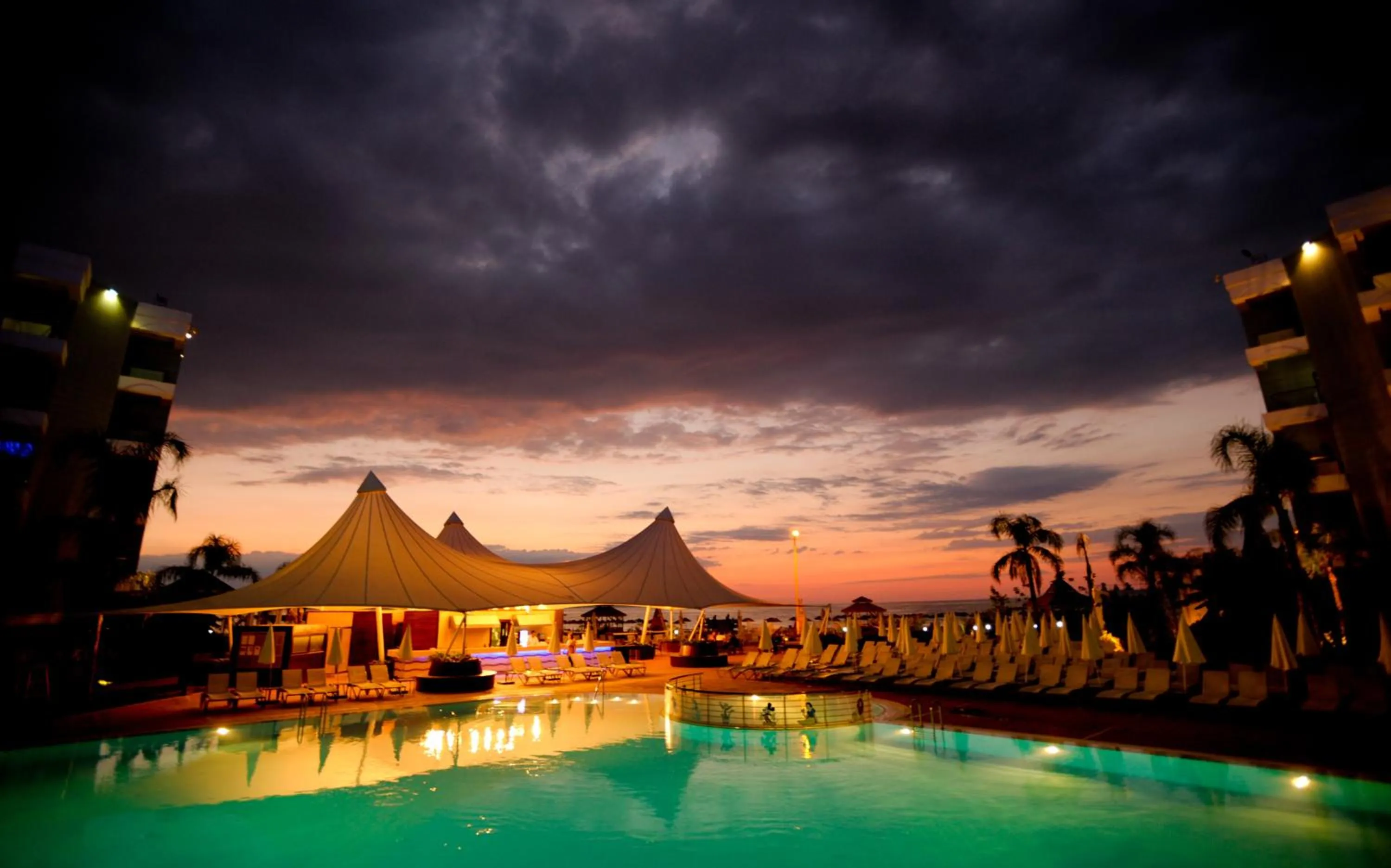 Swimming pool in Grand Belish Hotel