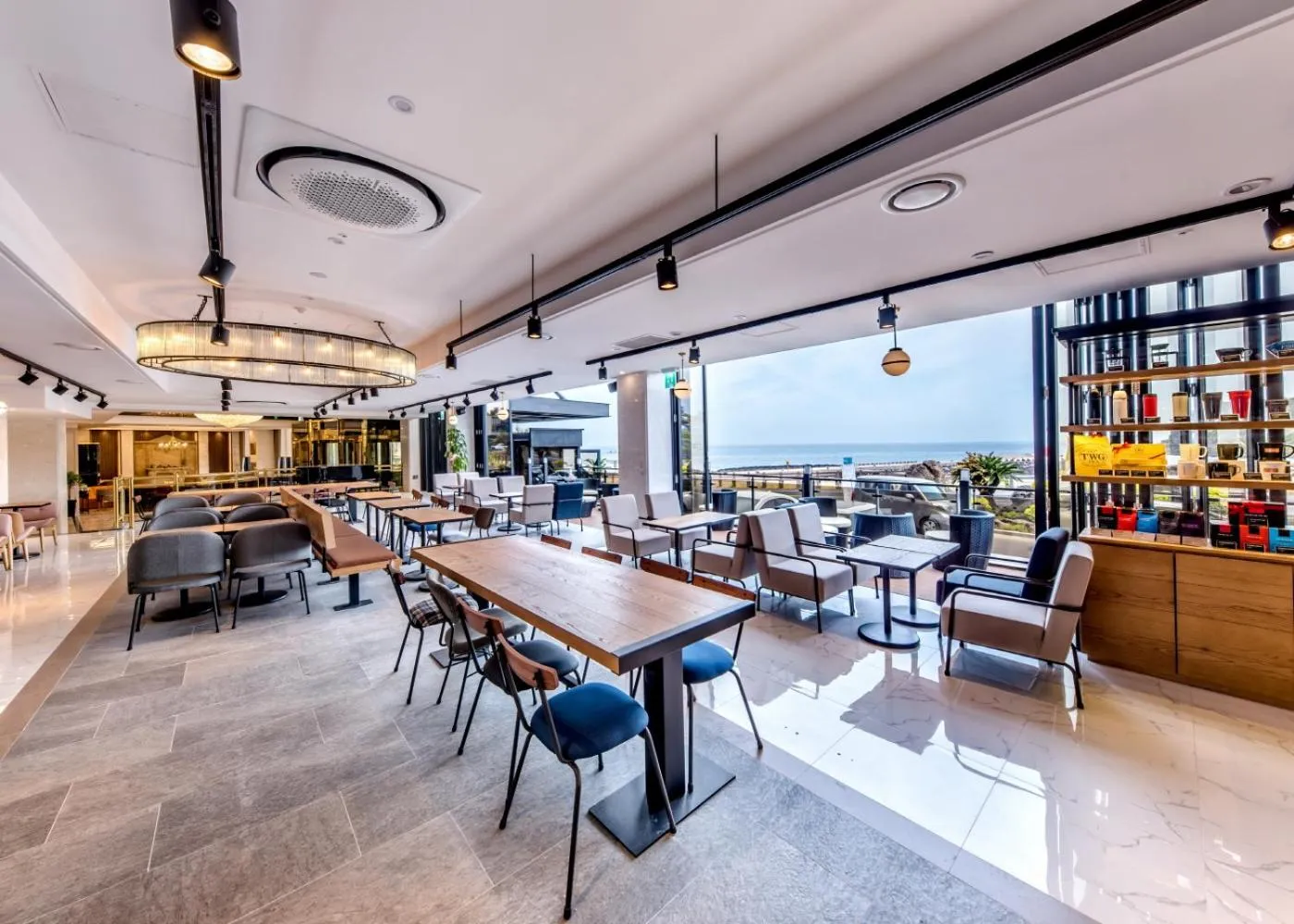 Property building in Dyne Oceano Hotel