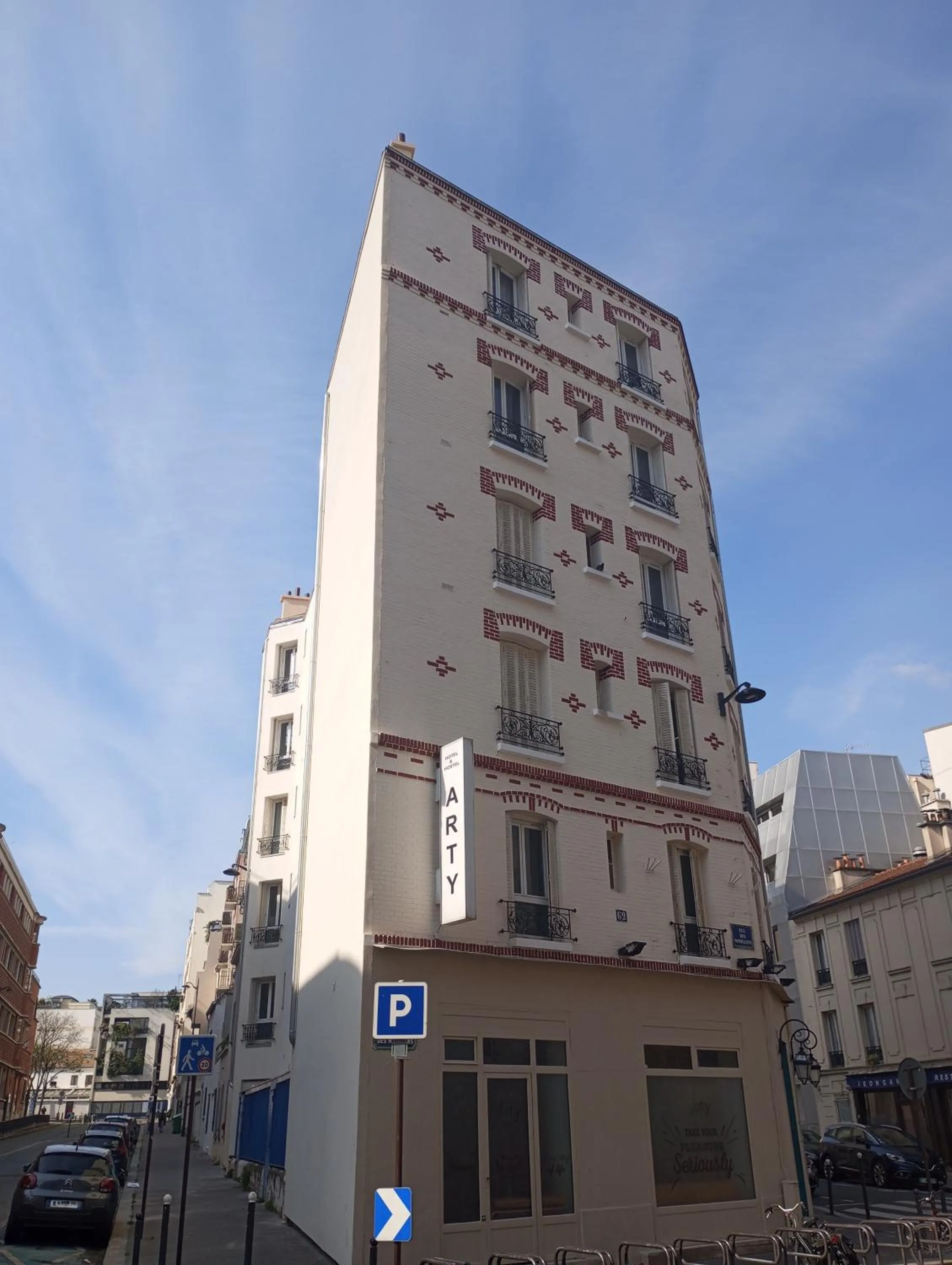 Arty Paris Porte de Versailles by River