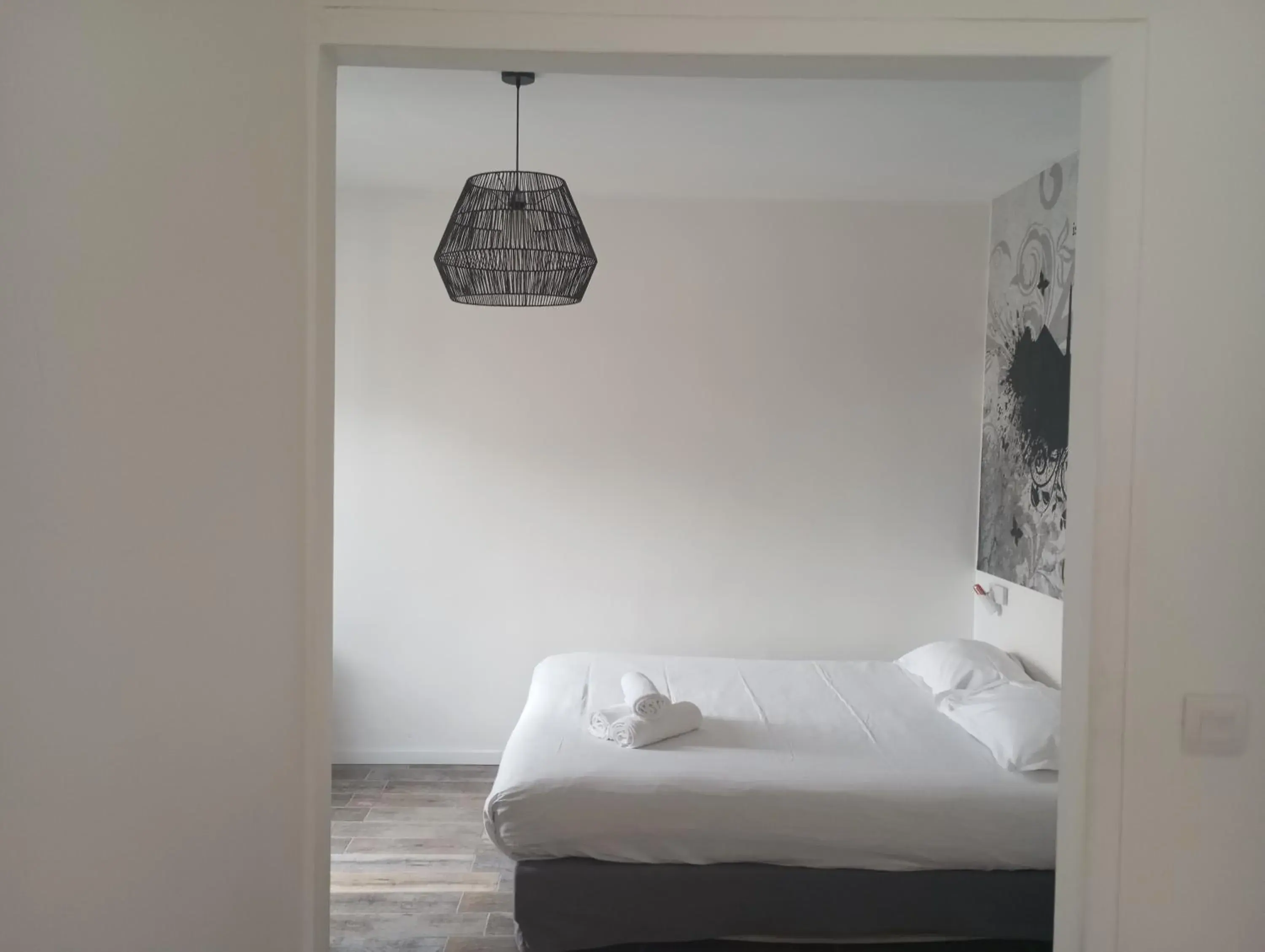 Bed in Arty Paris Porte de Versailles by River Bed in Arty Paris Porte de Versailles by River