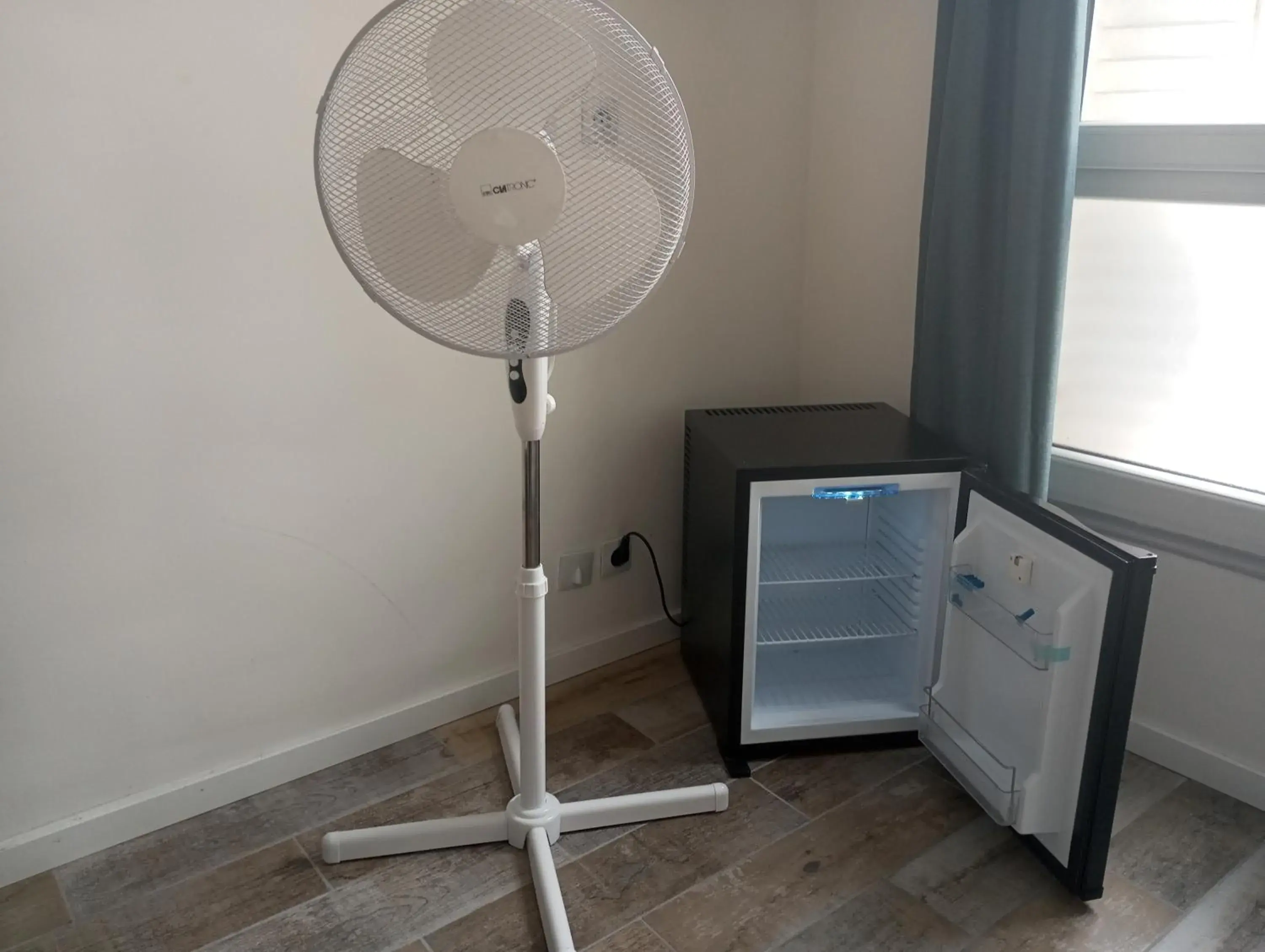 Comfort Quadruple Room in Arty Paris Porte de Versailles by River Comfort Quadruple Room in Arty Paris Porte de Versailles by River