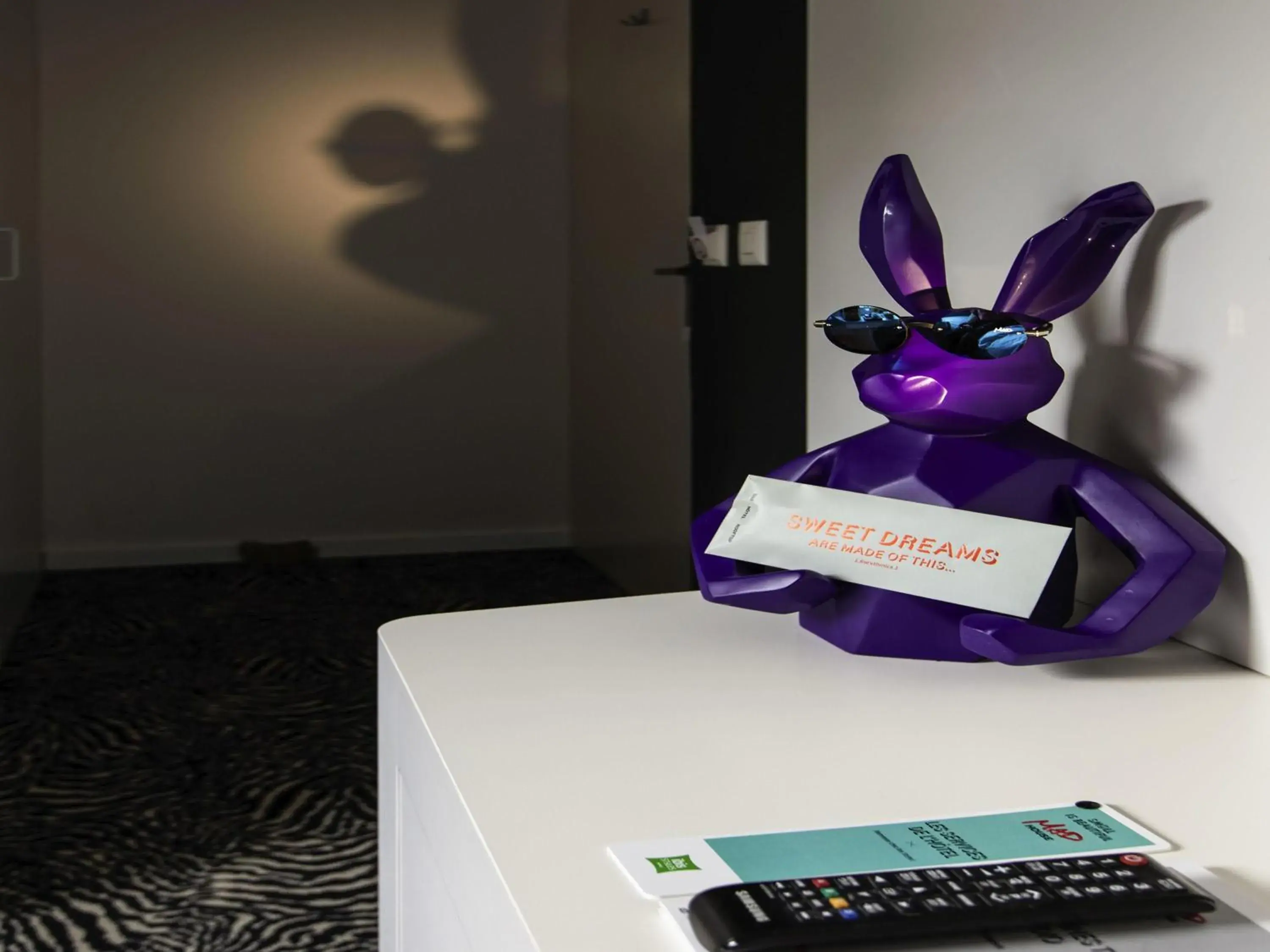 Bedroom in ibis Styles Lausanne Center MadHouse Bedroom in ibis Styles Lausanne Center MadHouse