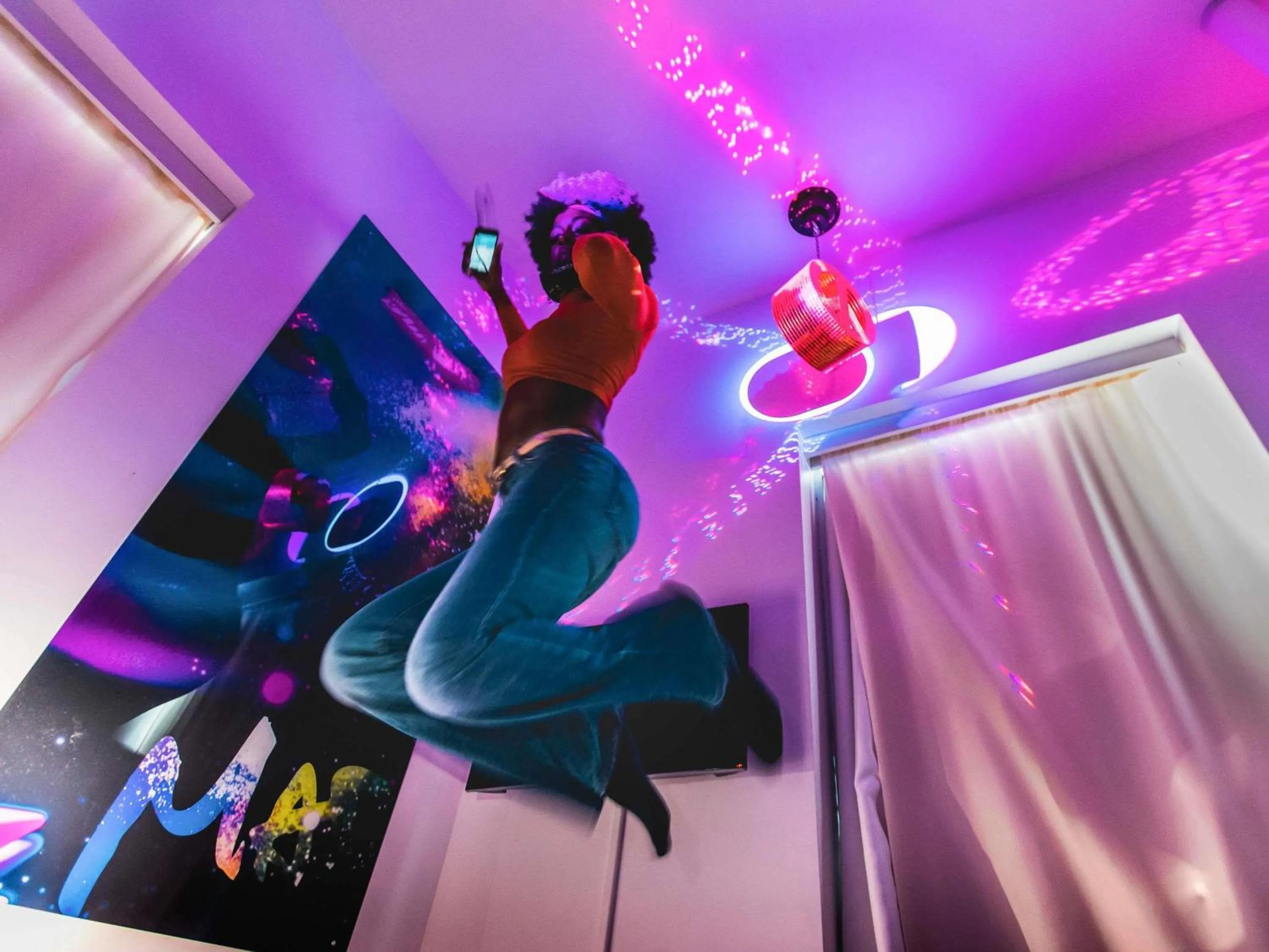 Bedroom in ibis Styles Lausanne Center MadHouse