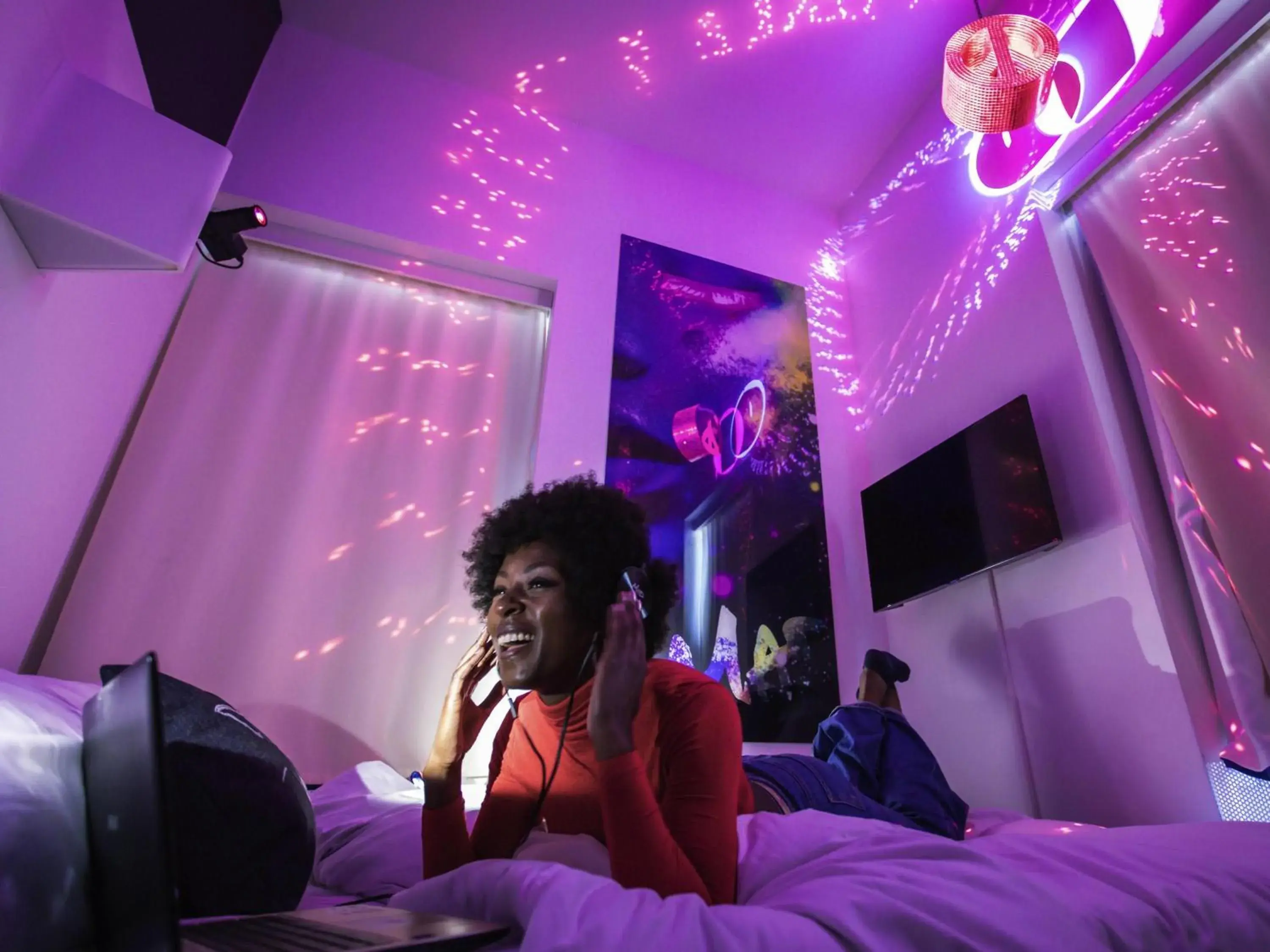 Bedroom, Bed in ibis Styles Lausanne Center MadHouse Bedroom, Bed in ibis Styles Lausanne Center MadHouse