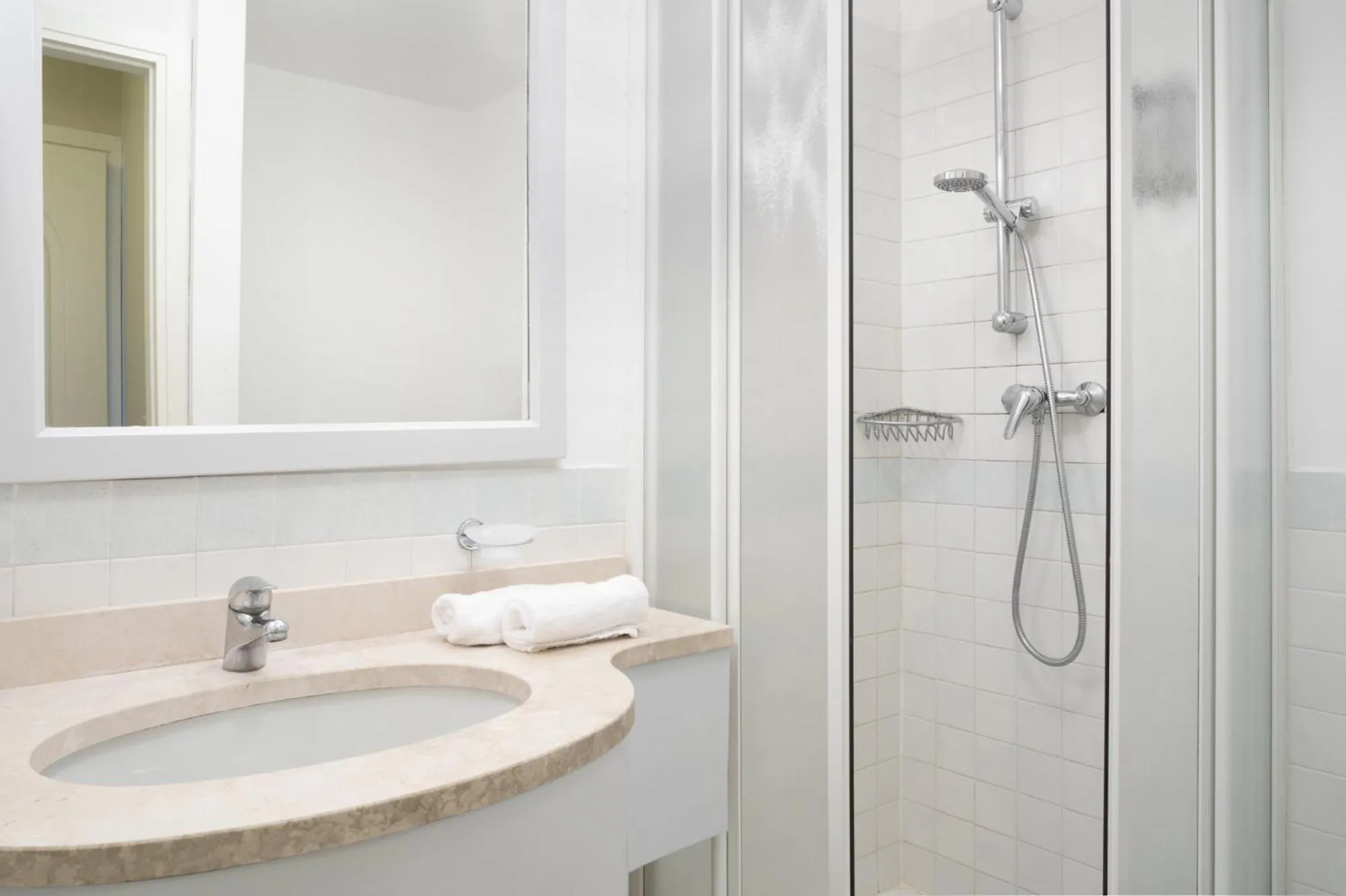 Bathroom in Le Terrazze sul Lago Hotel & Residence