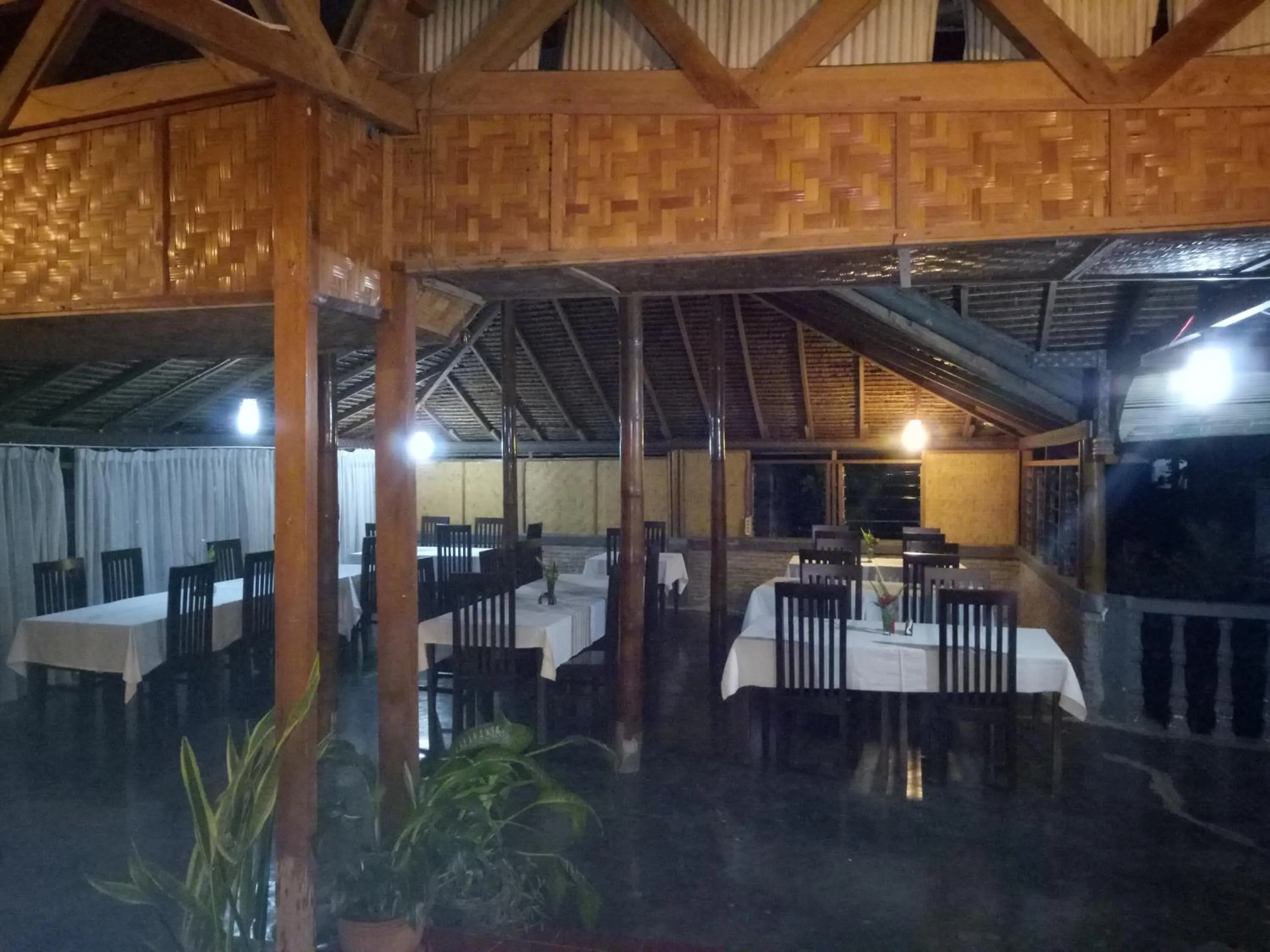 Restaurant/places to eat in Hotel Pison