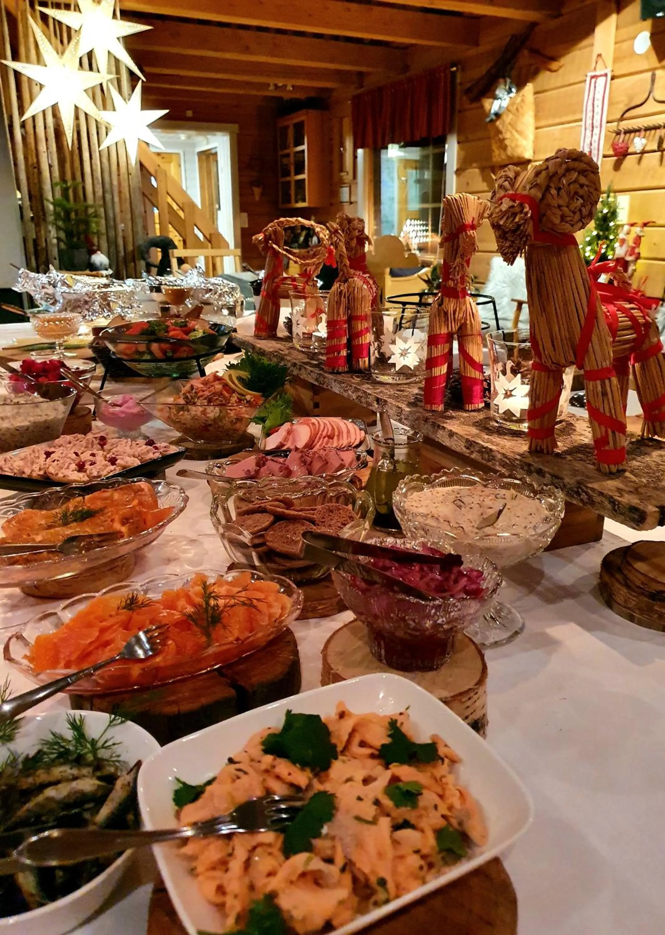 Isokenkäisten Klubi - Wilderness Lodge