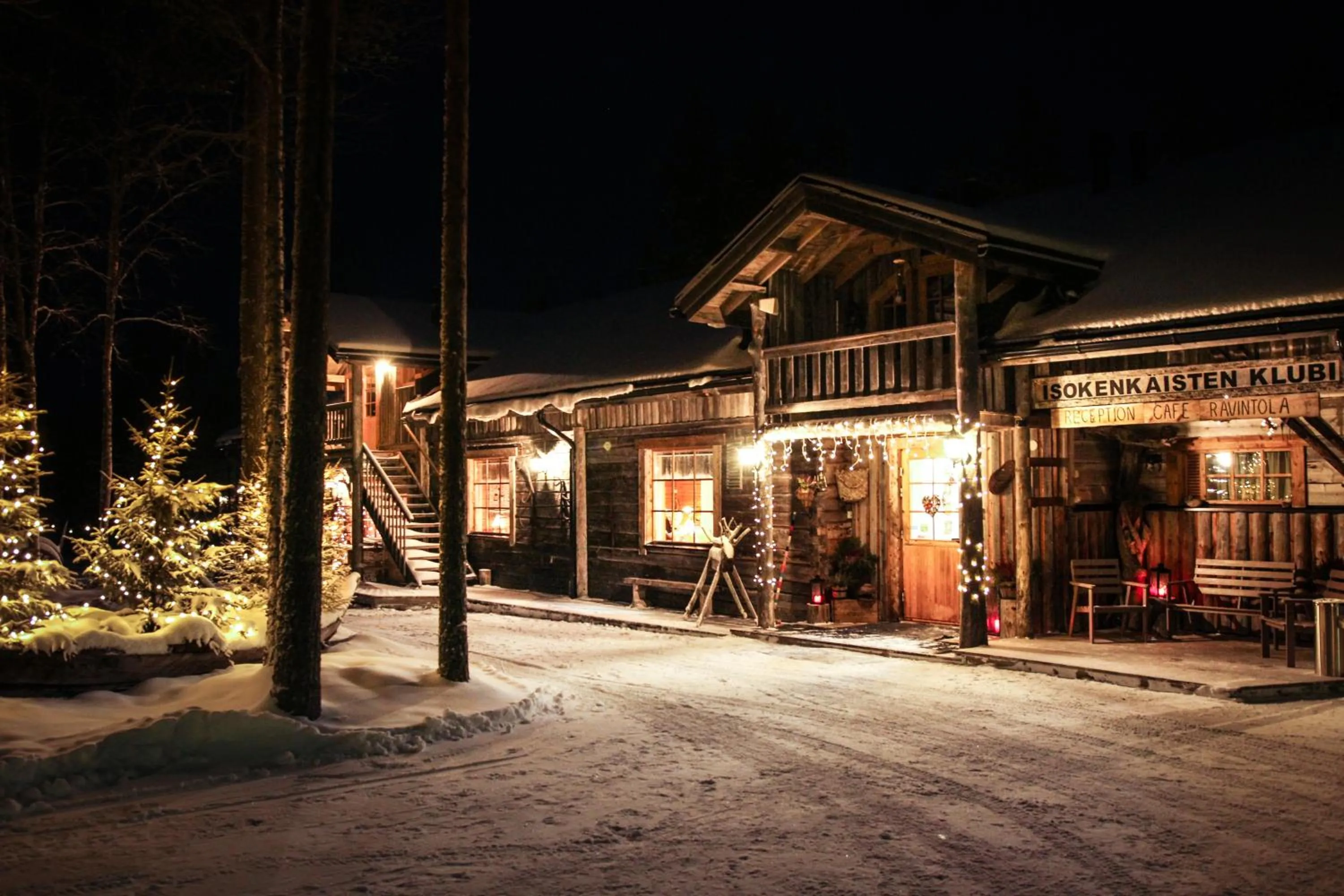 Isokenkäisten Klubi - Wilderness Lodge