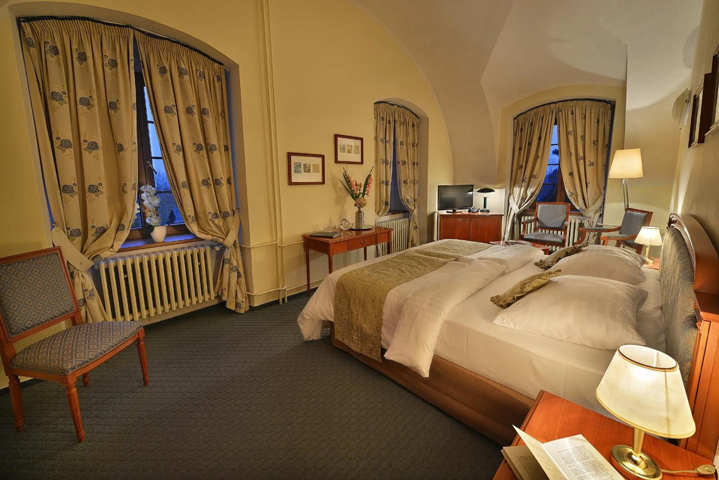 Photo of the whole room, Bed in Maxmilian Lifestyle Resort