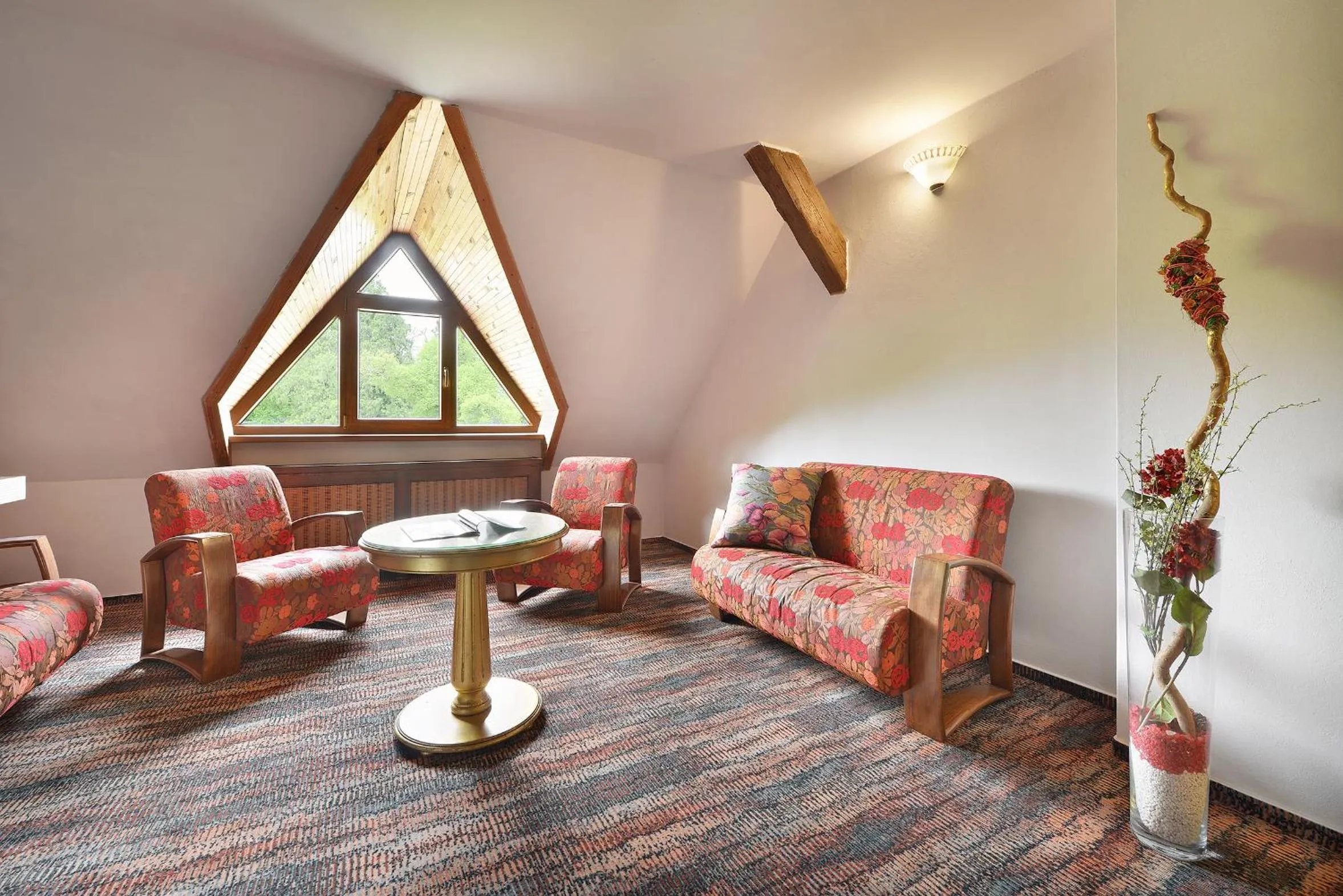 Maxmilian Lifestyle Resort