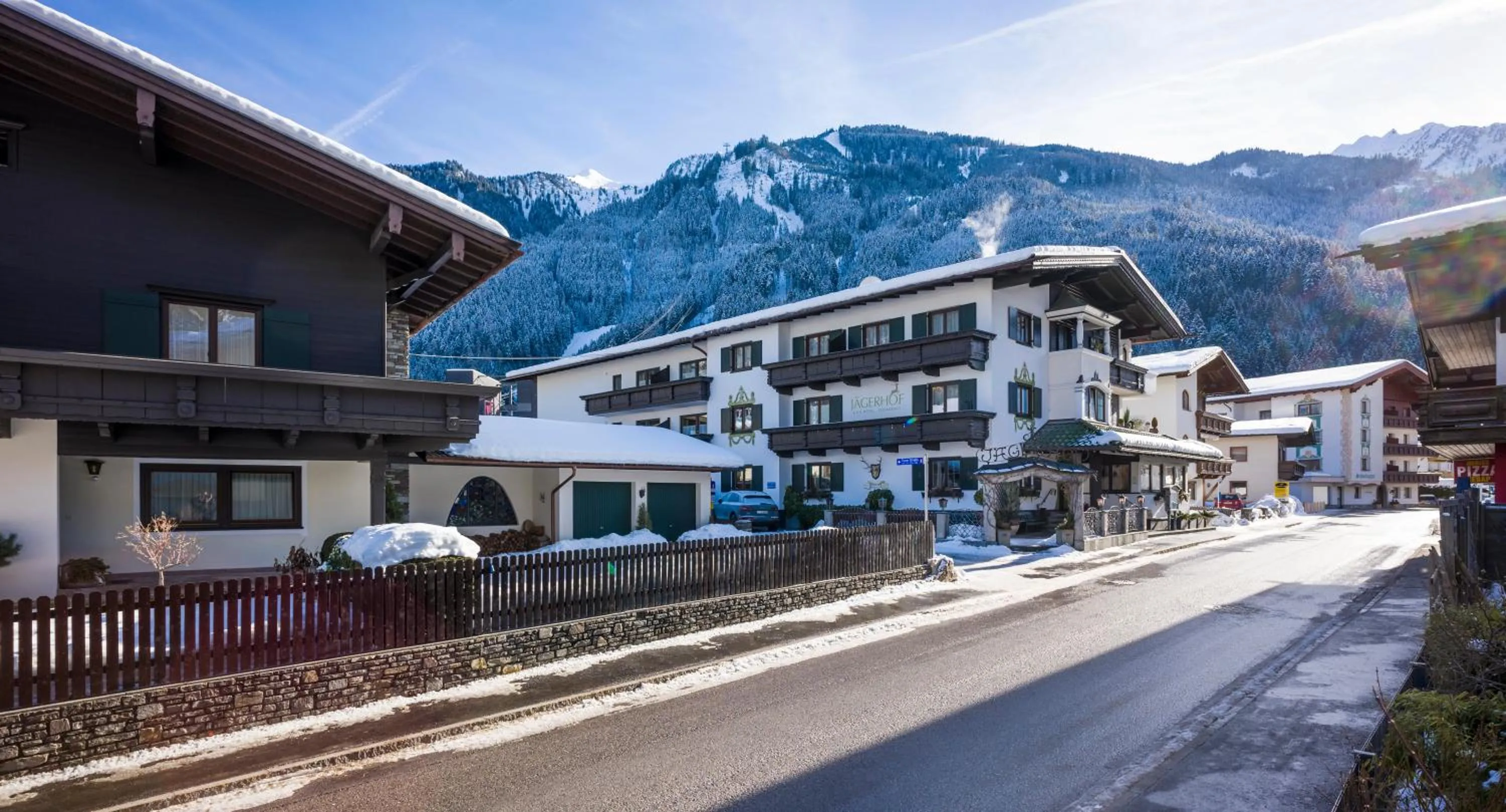 Property building in Jagdhaus