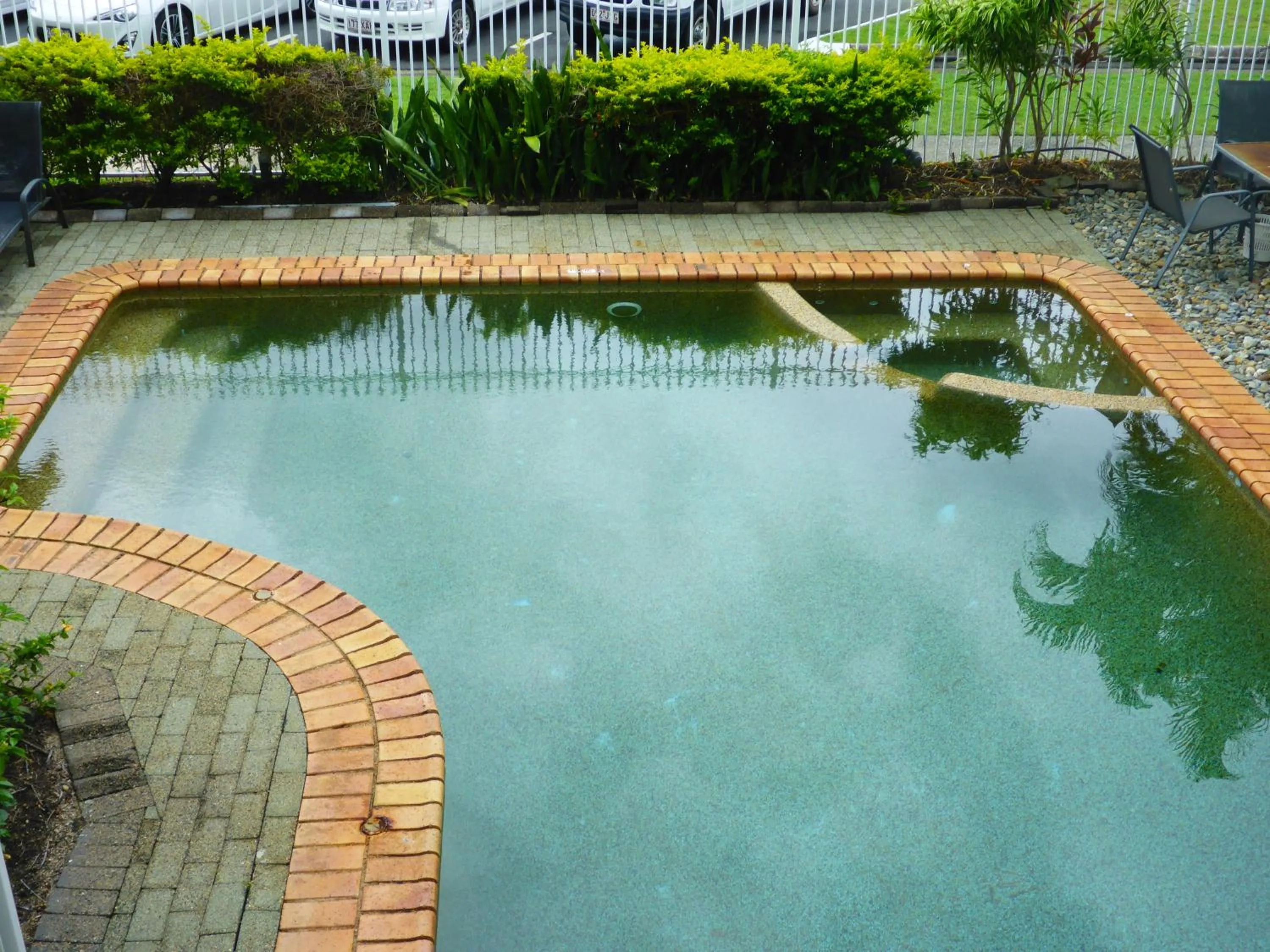 Swimming pool in Inner City Value