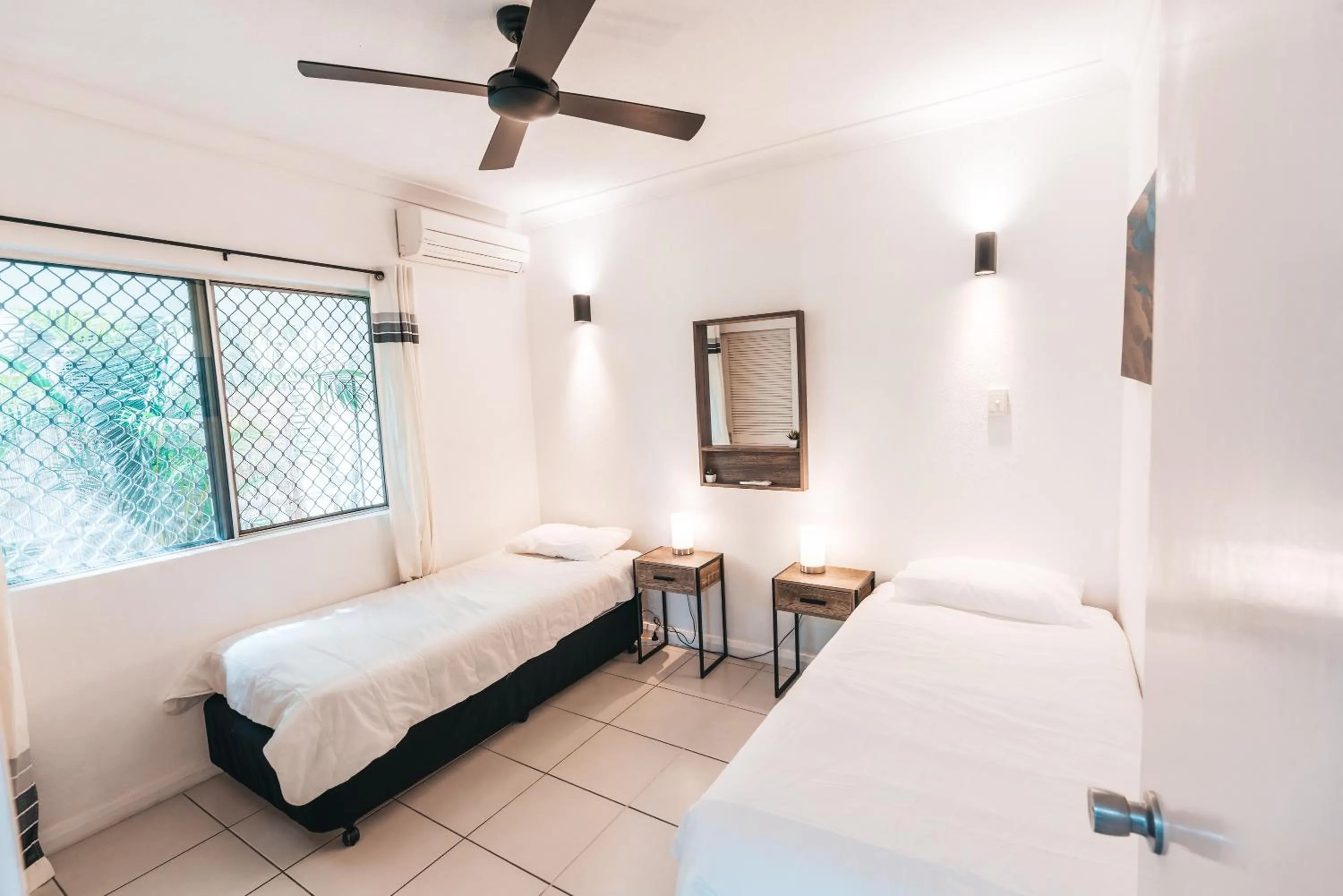 Bedroom, Bed in Inner City Value