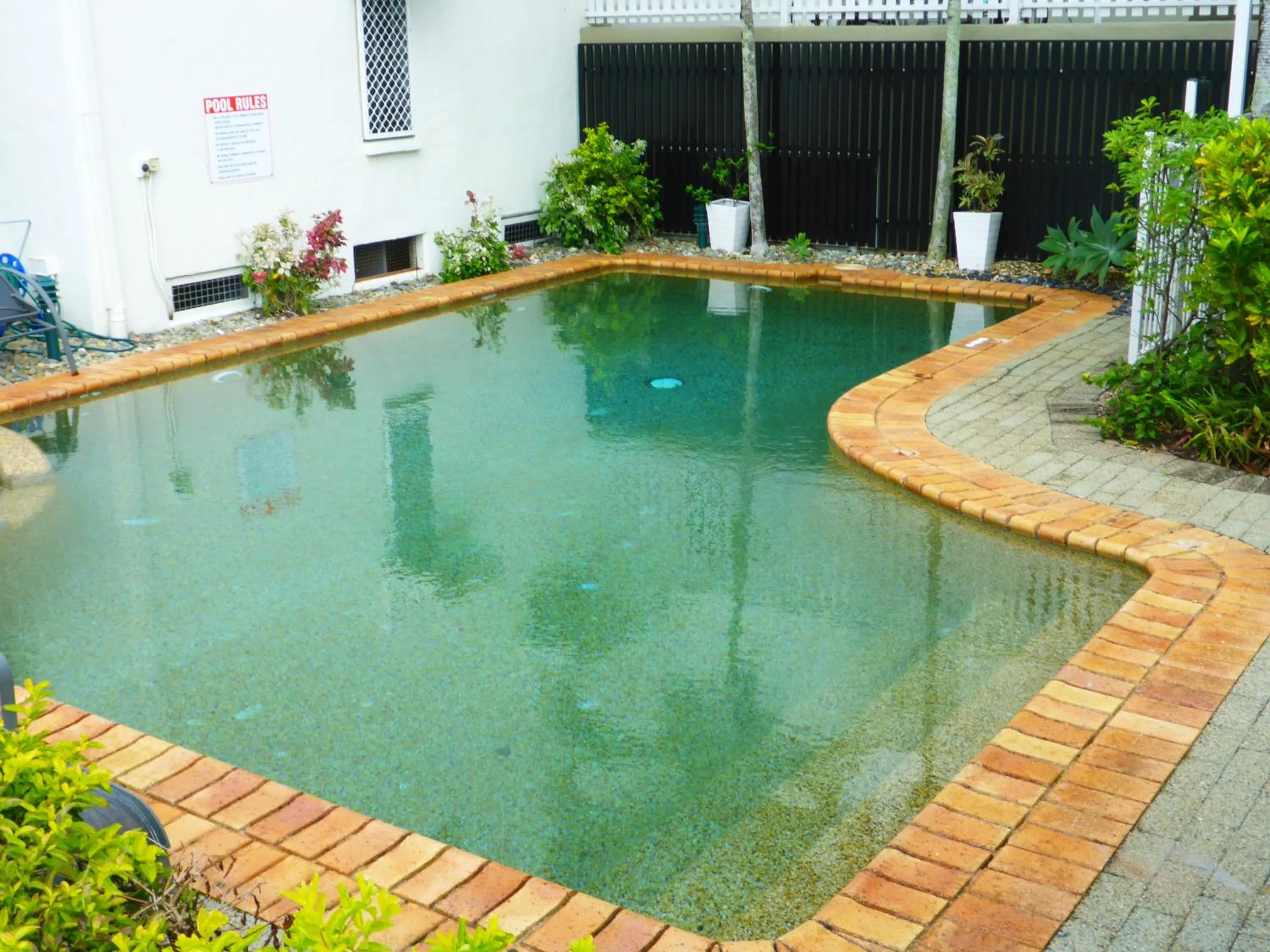 Swimming pool in Inner City Value