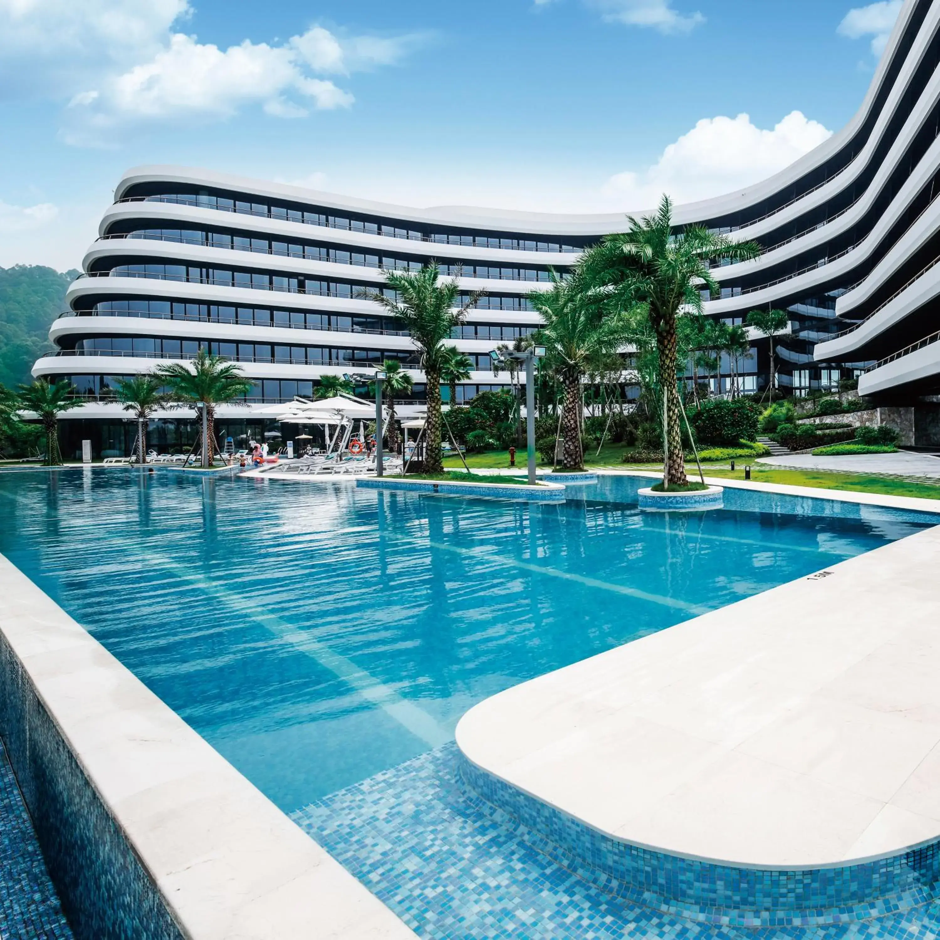 Swimming Pool in LN Garden Hotel Nansha Guangzhou