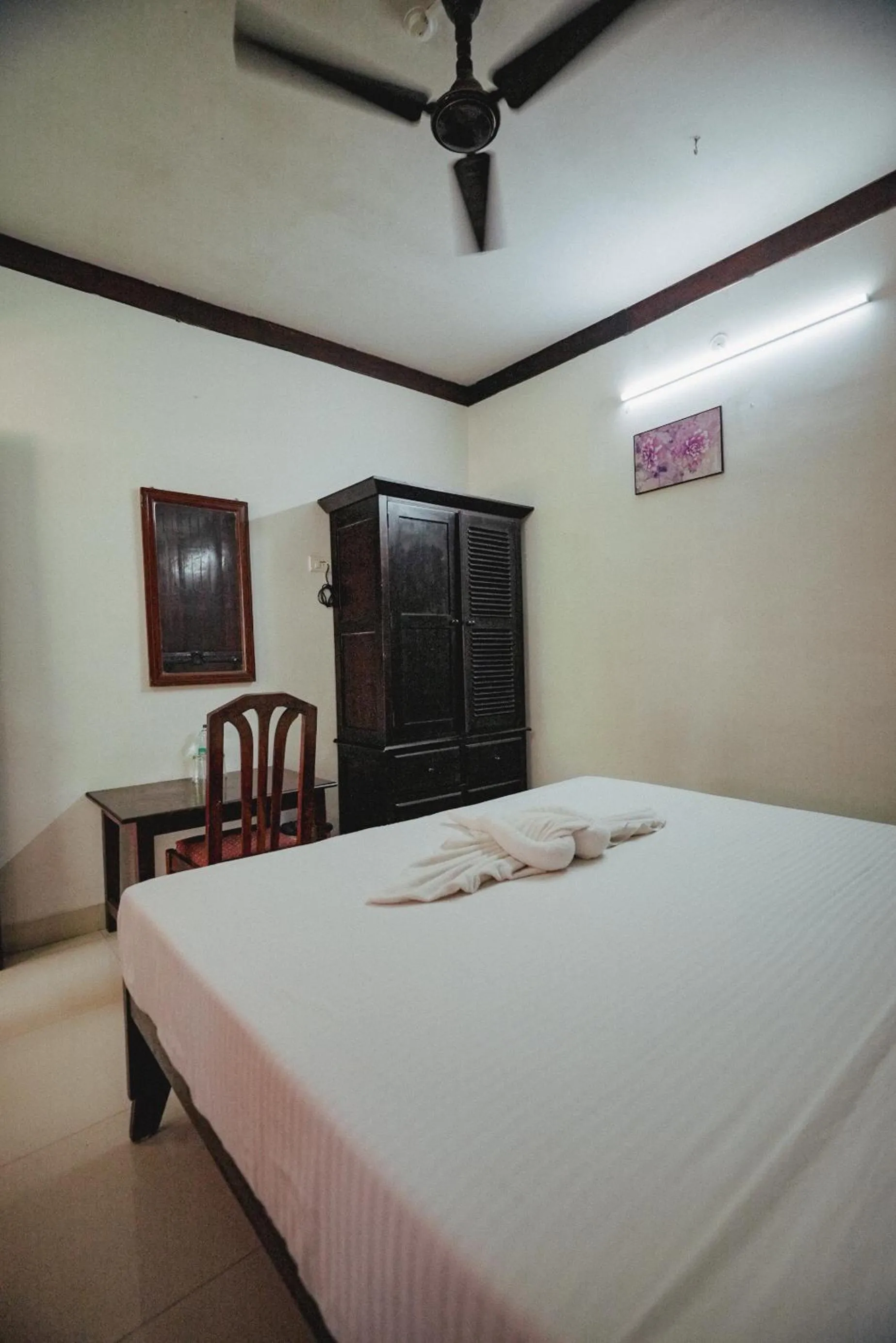 Bed in Raja Park Beach Resort