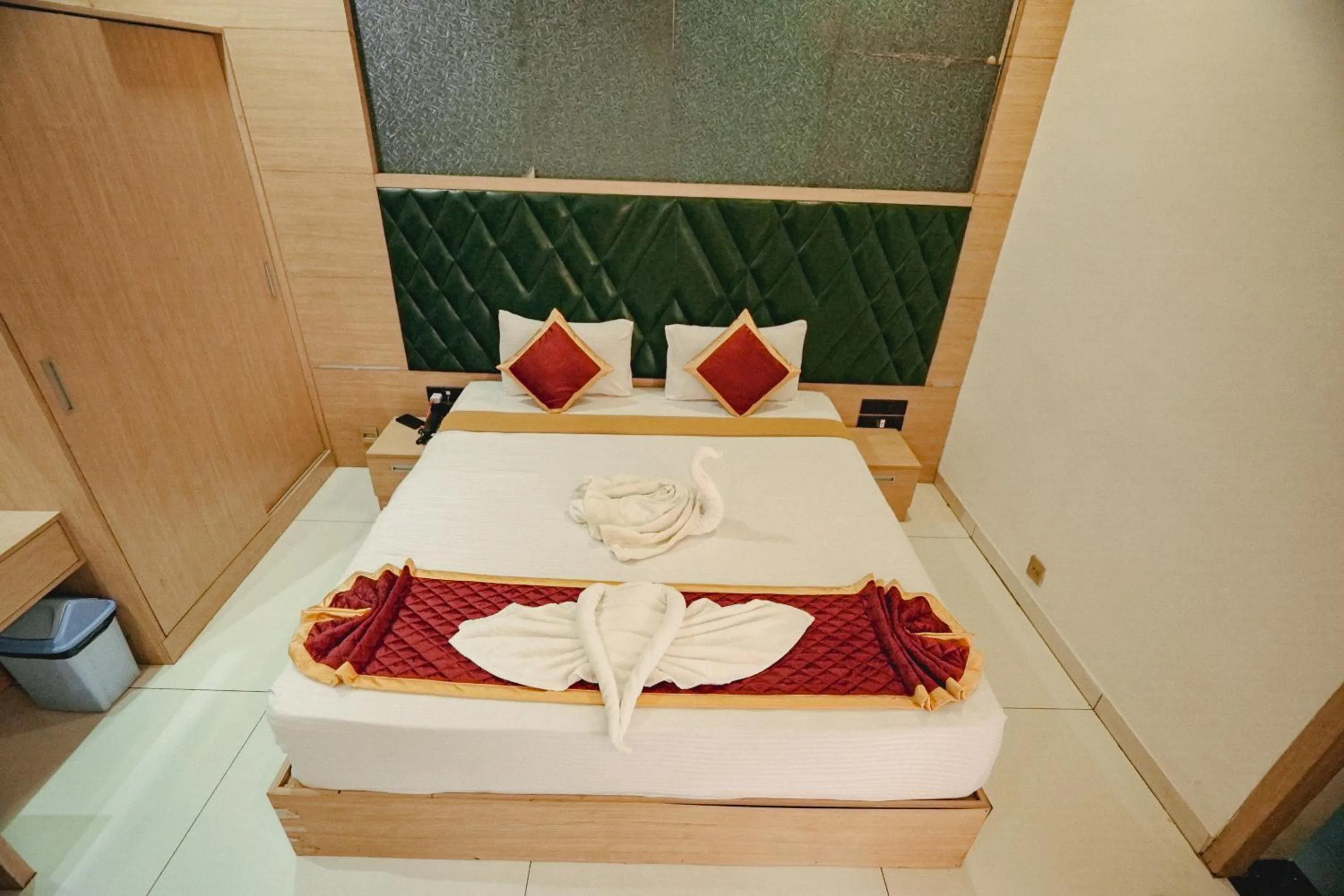 Bed in Raja Park Beach Resort
