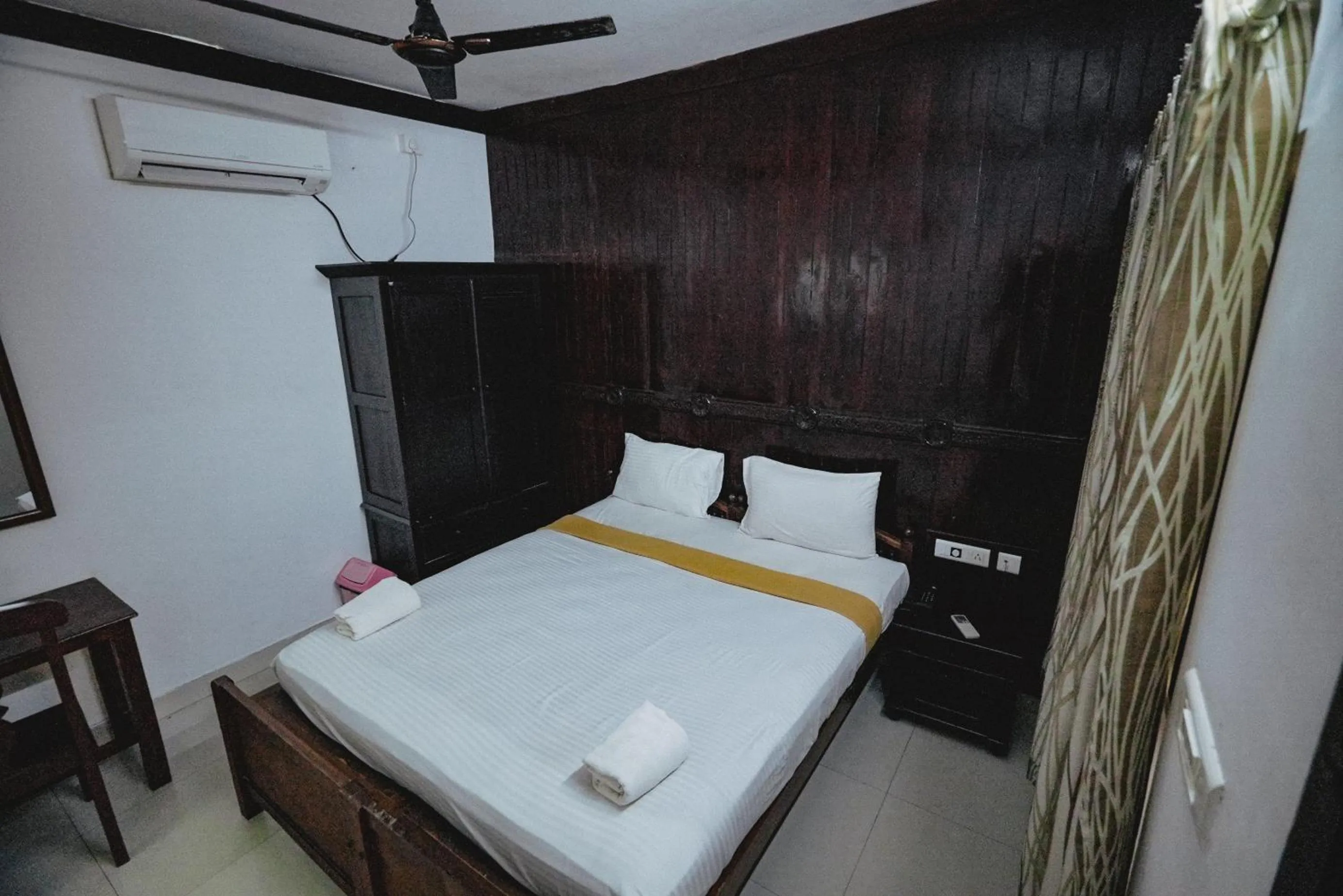 Bed in Raja Park Beach Resort