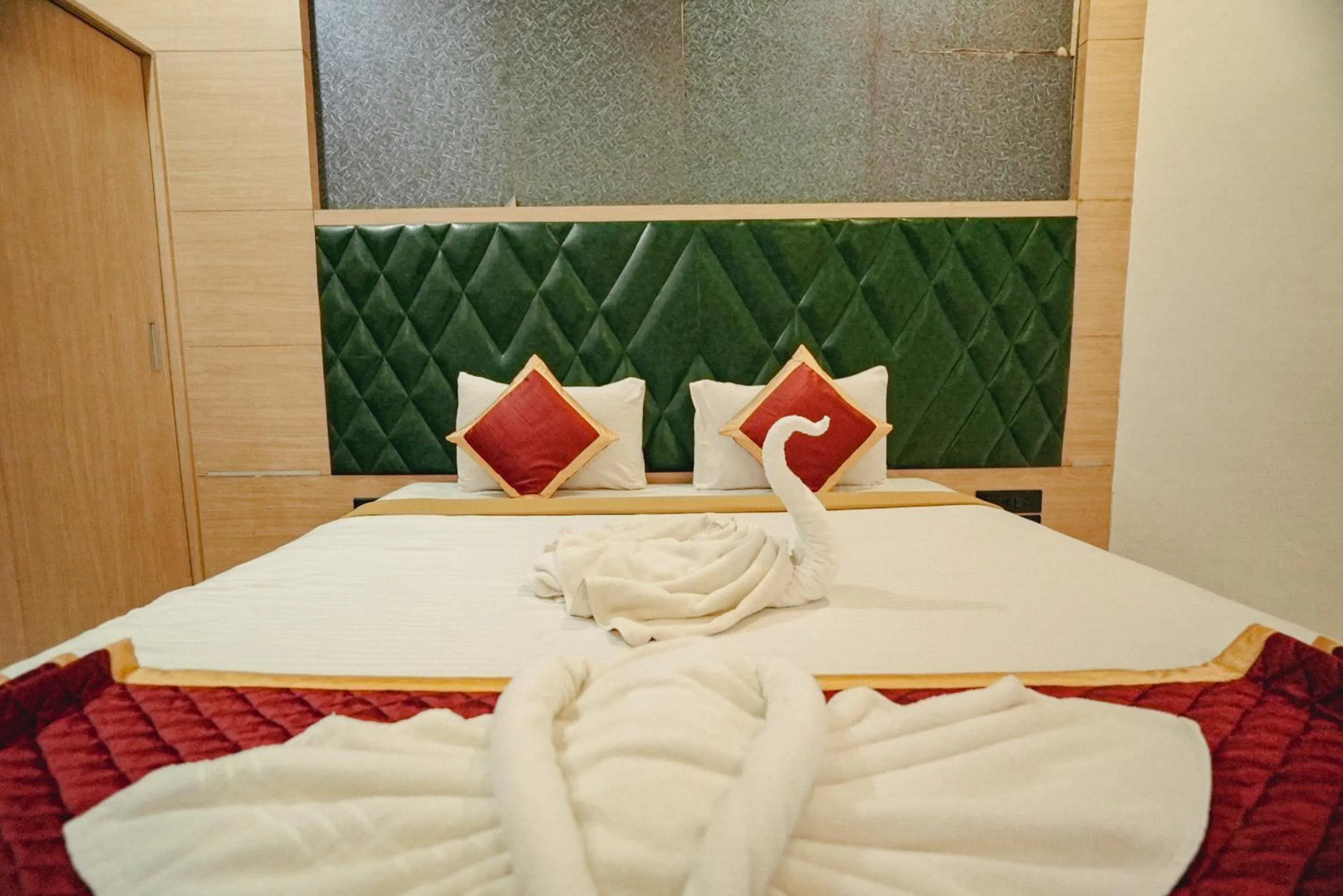 Bed in Raja Park Beach Resort