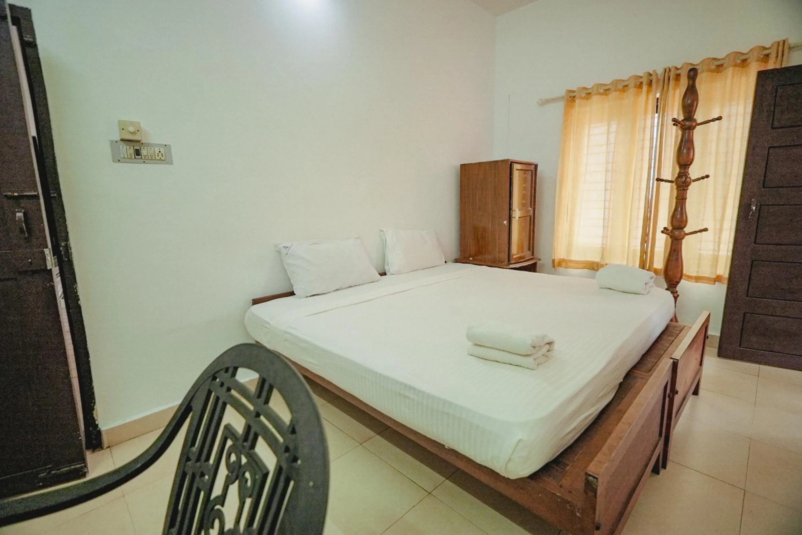 Bed in Raja Park Beach Resort