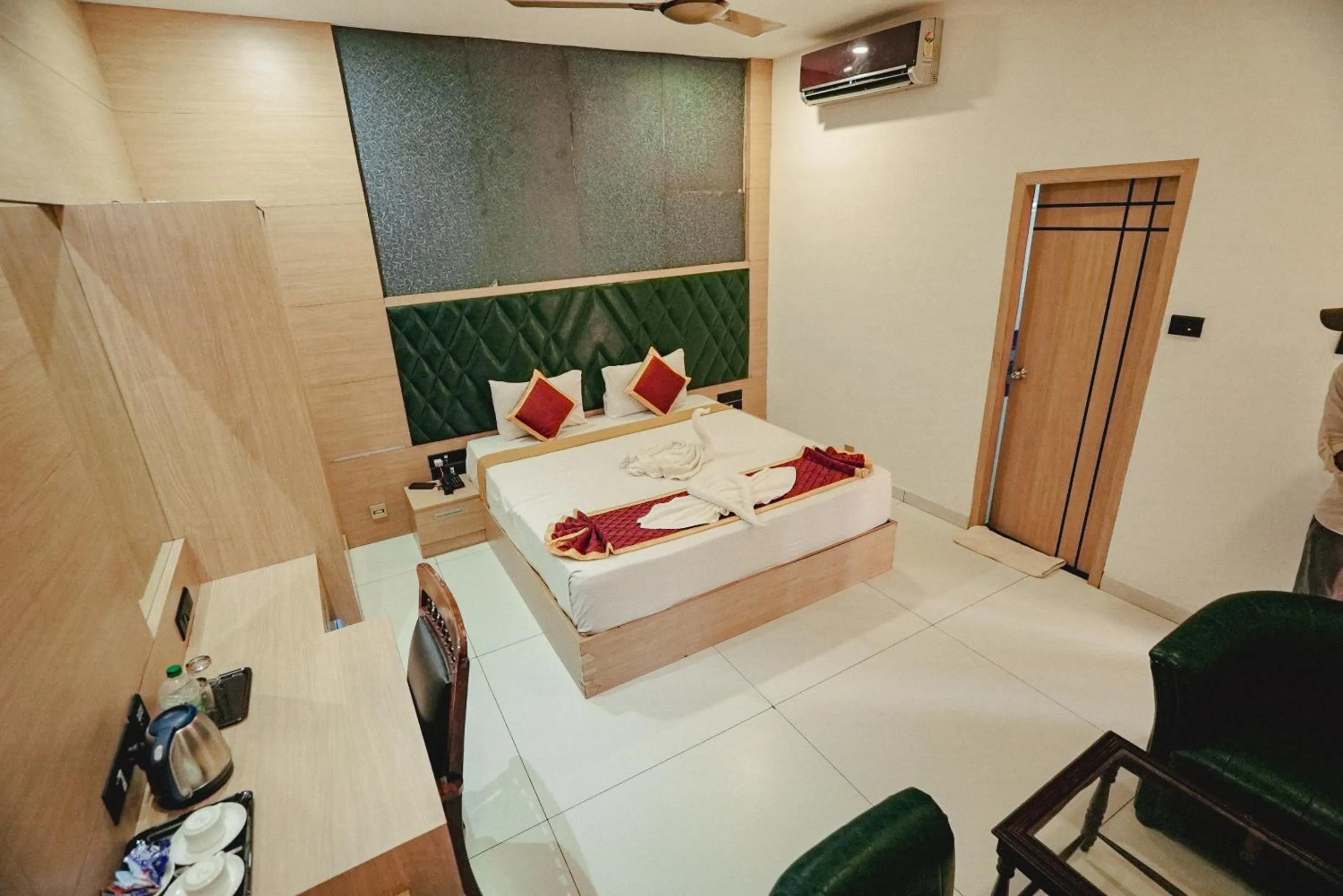 Bed in Raja Park Beach Resort