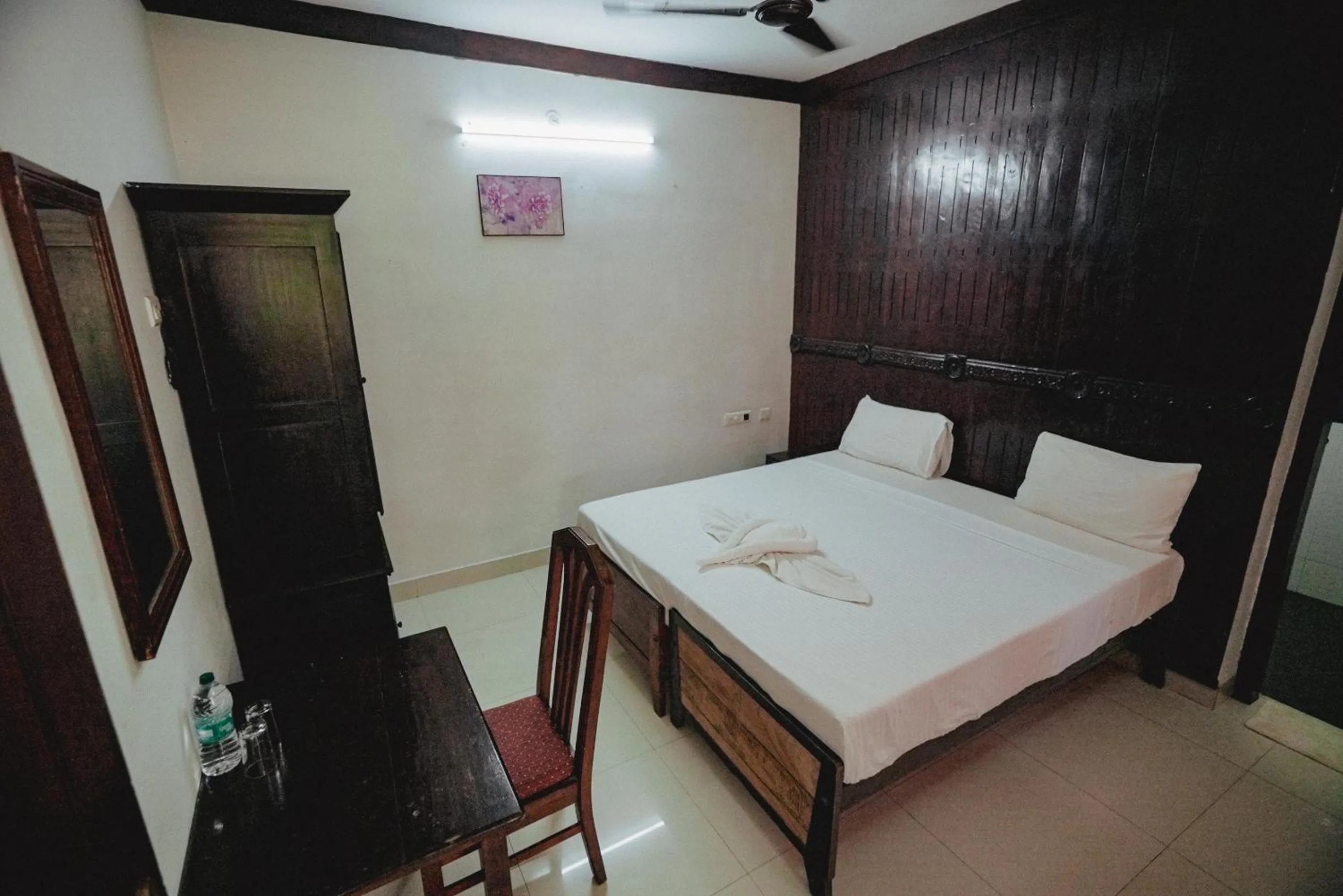 Bed in Raja Park Beach Resort