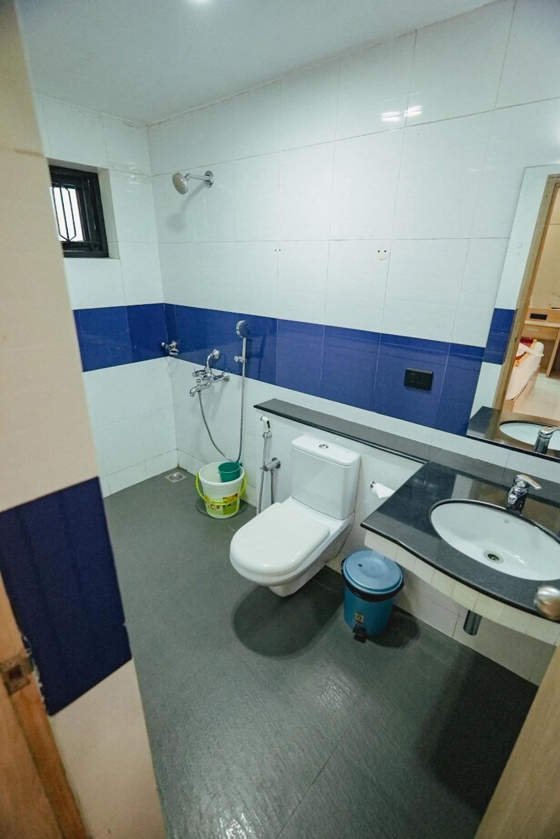 Shower in Raja Park Beach Resort