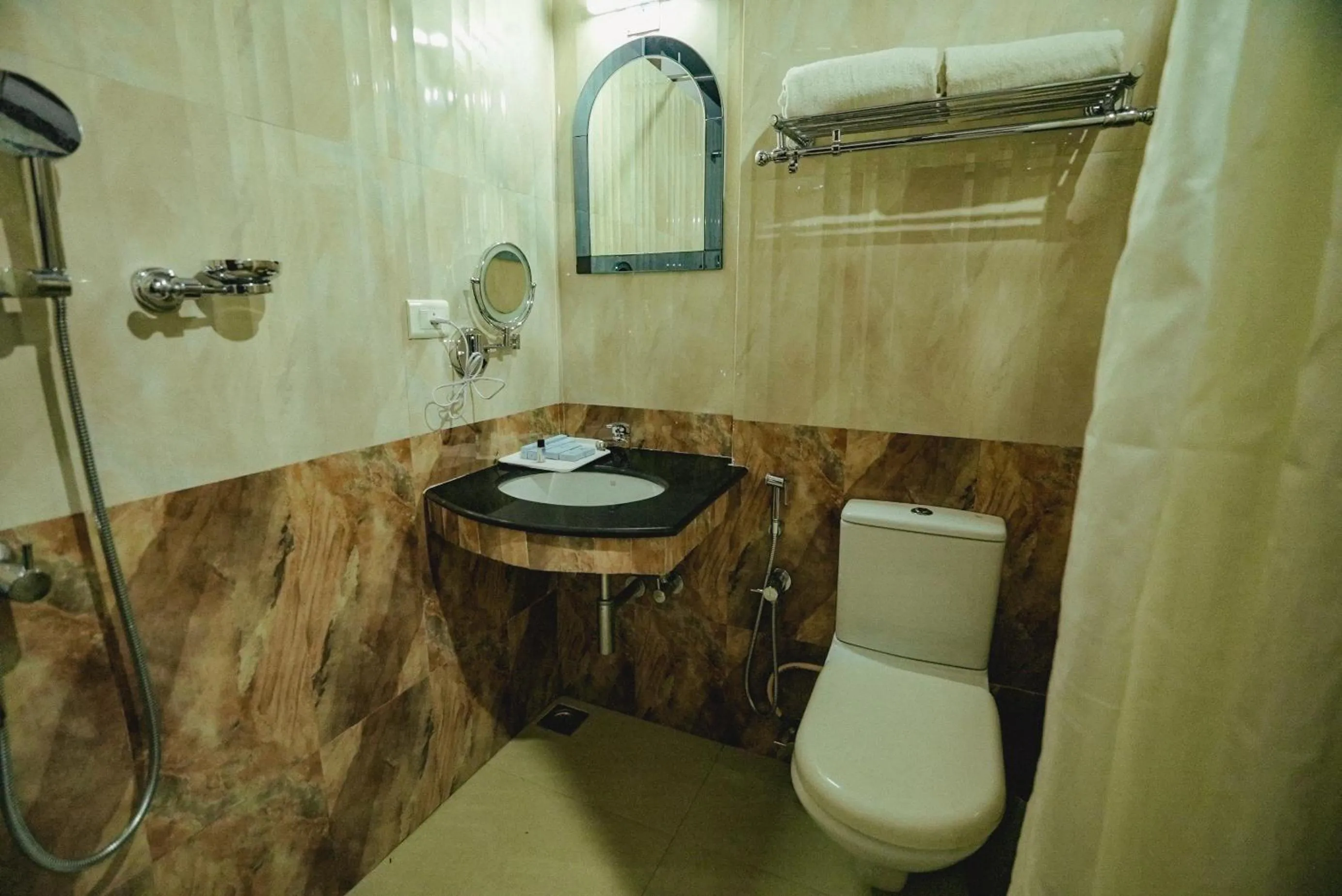 Shower in Raja Park Beach Resort