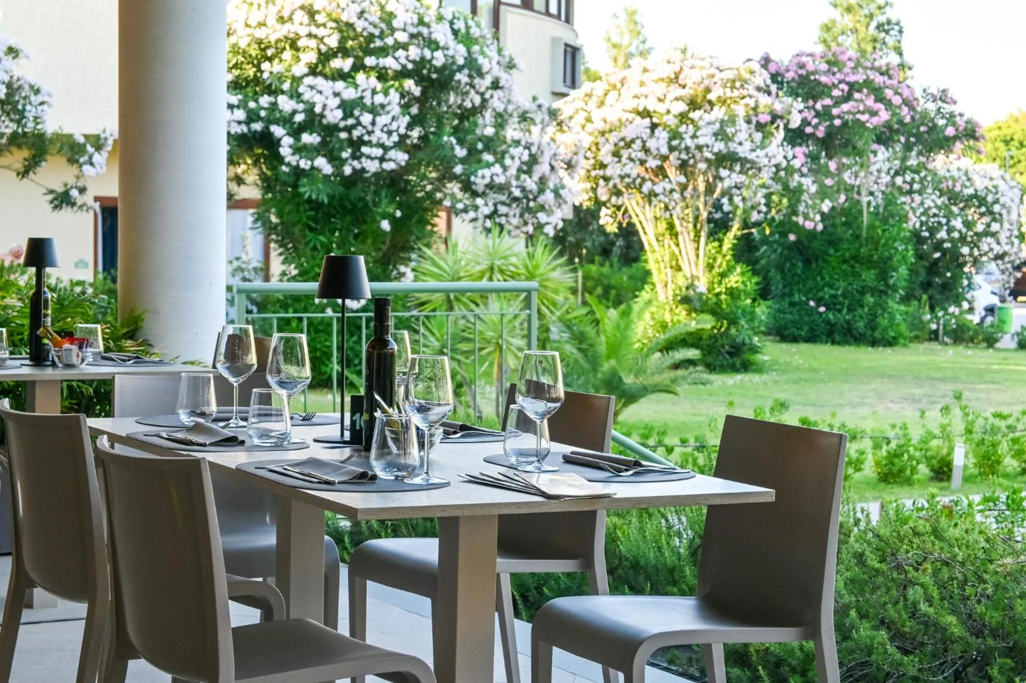 Restaurant/places to eat in CSA Hotel Beach & Park