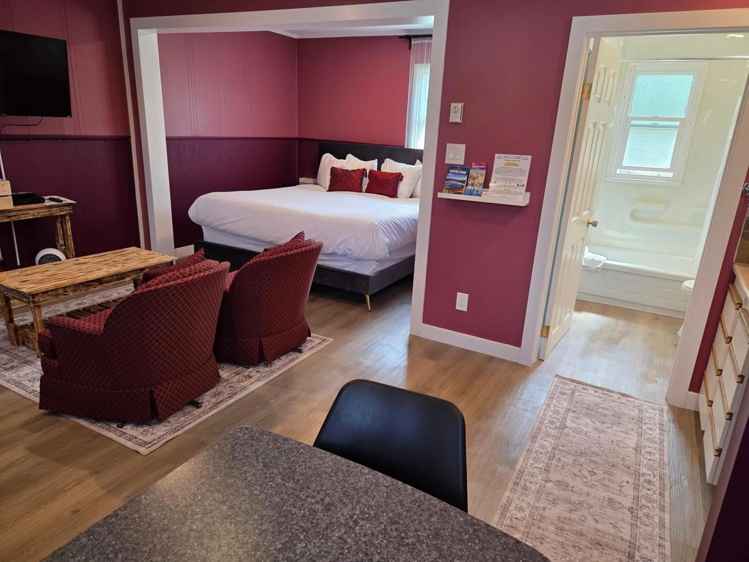 Photo of the whole room in Lido Motel