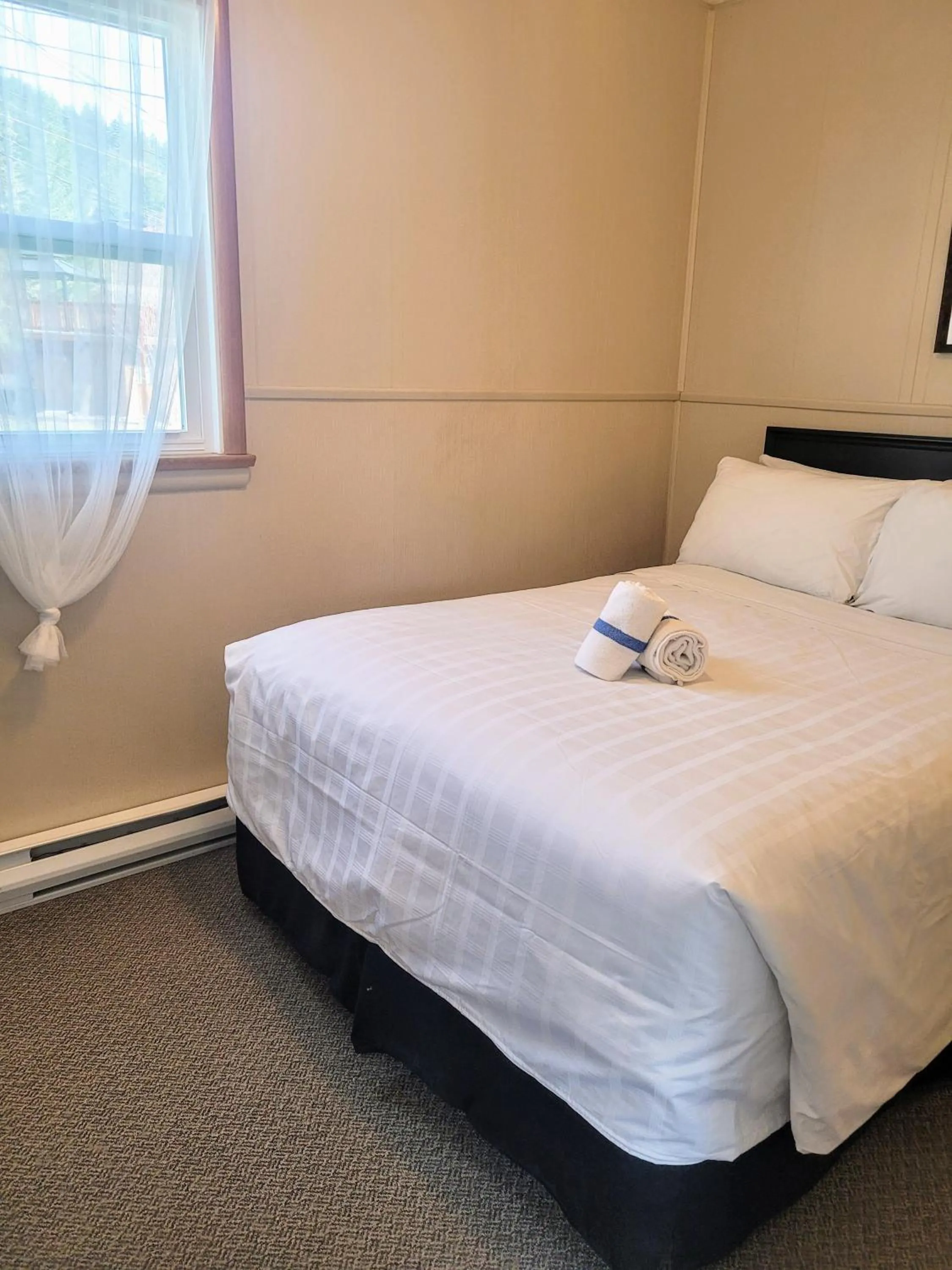 Bedroom in Lido Motel