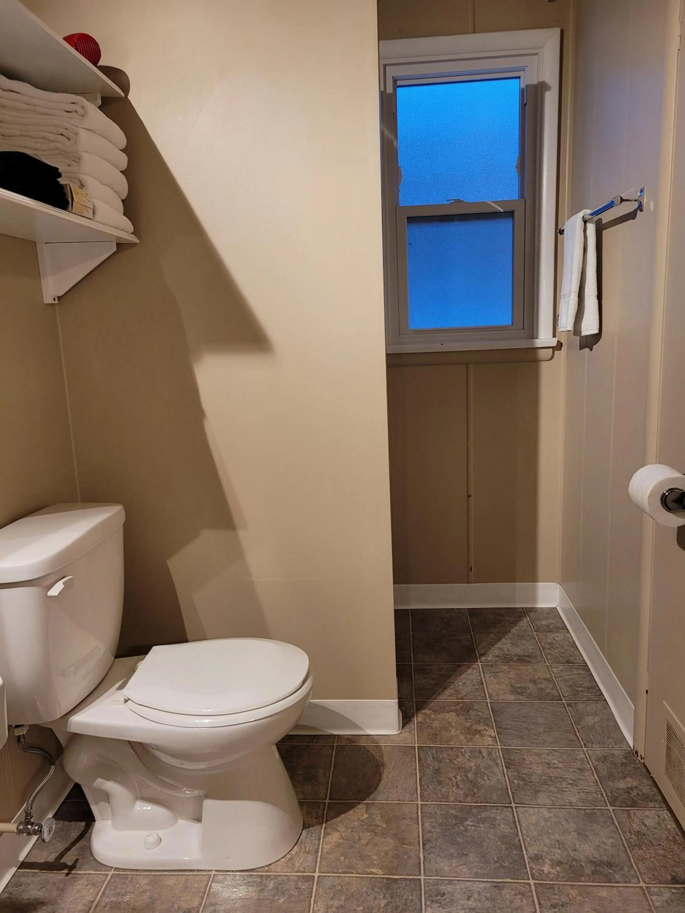 Bathroom in Lido Motel