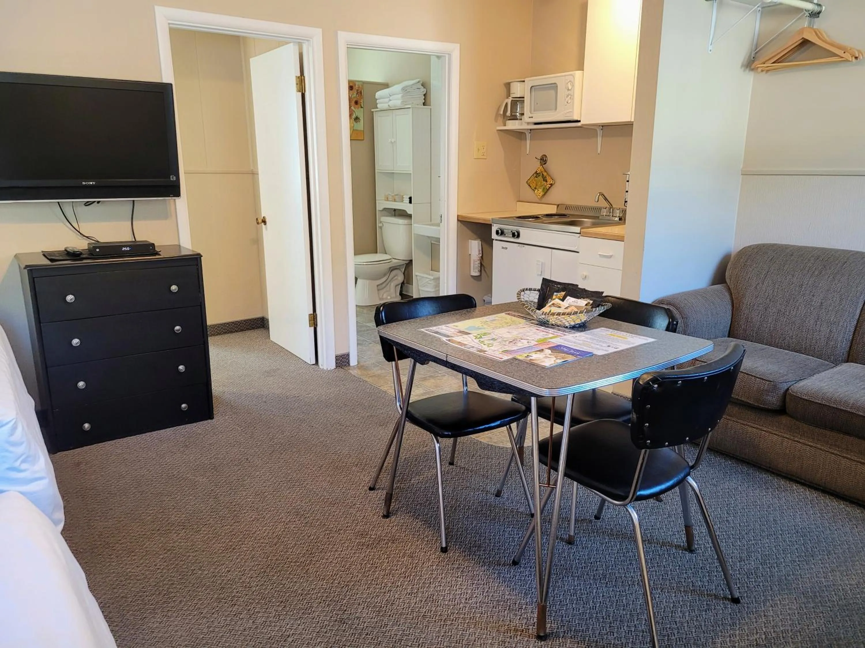 Dining area in Lido Motel