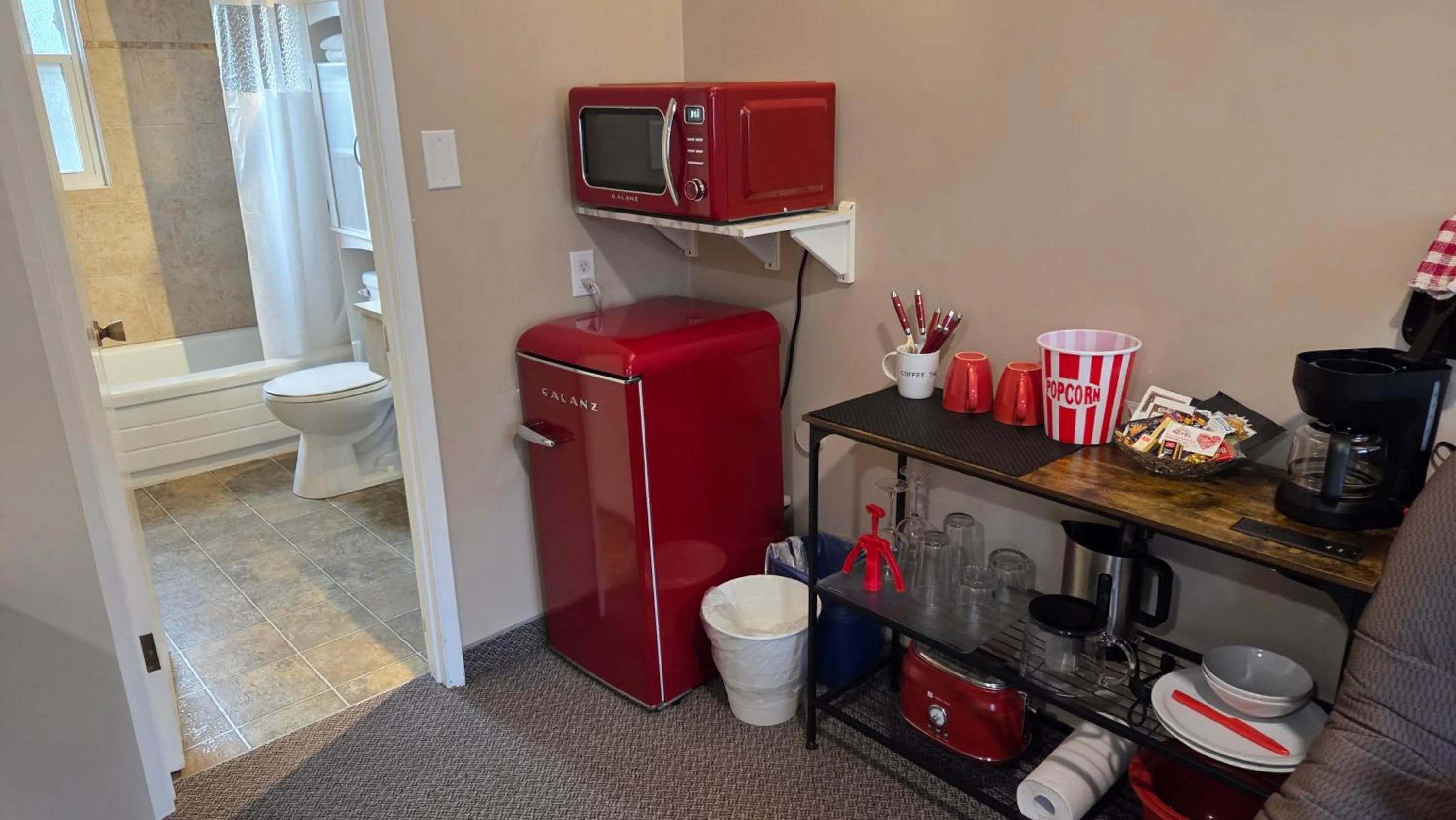 Coffee/tea facilities in Lido Motel