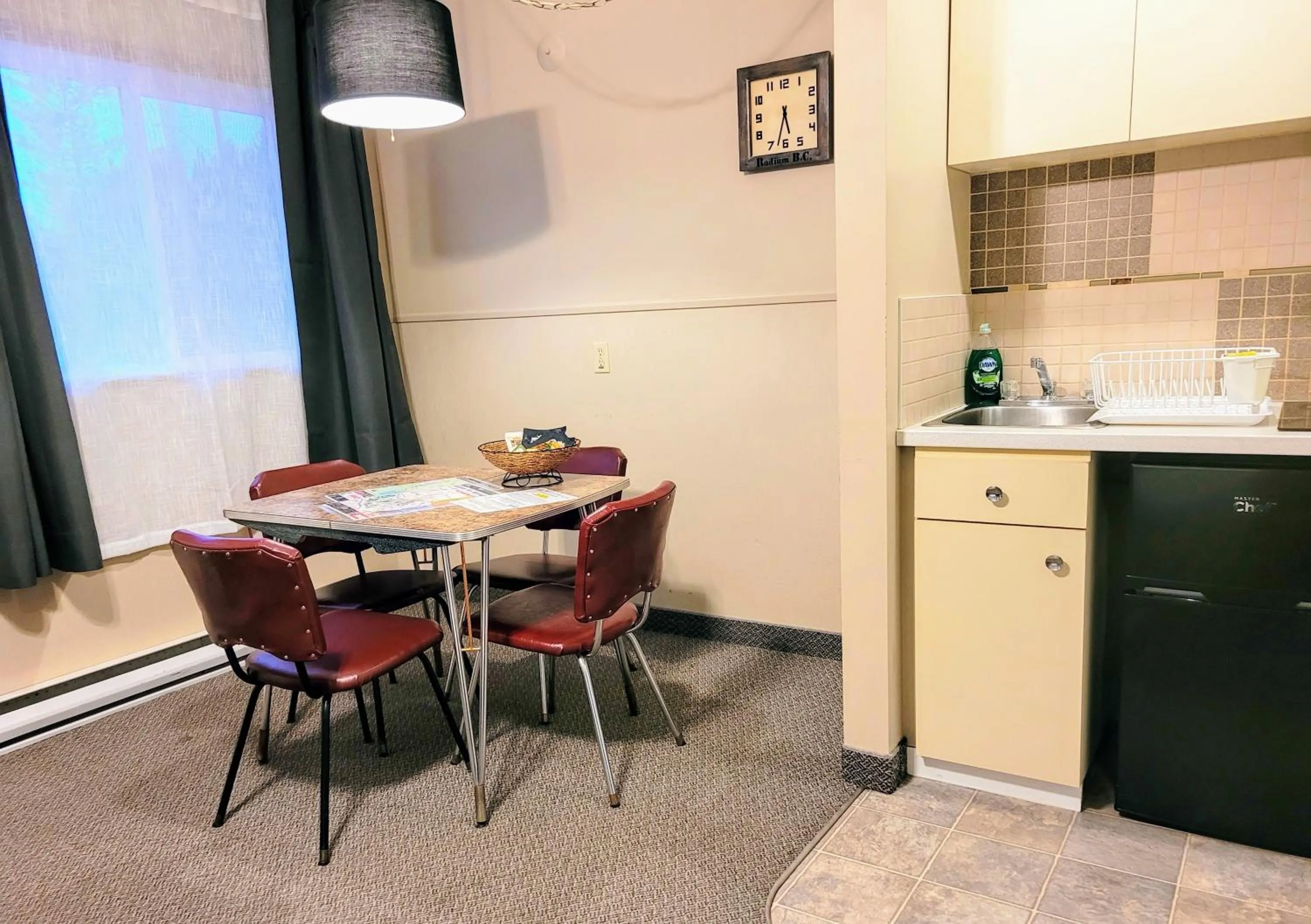 Dining area in Lido Motel