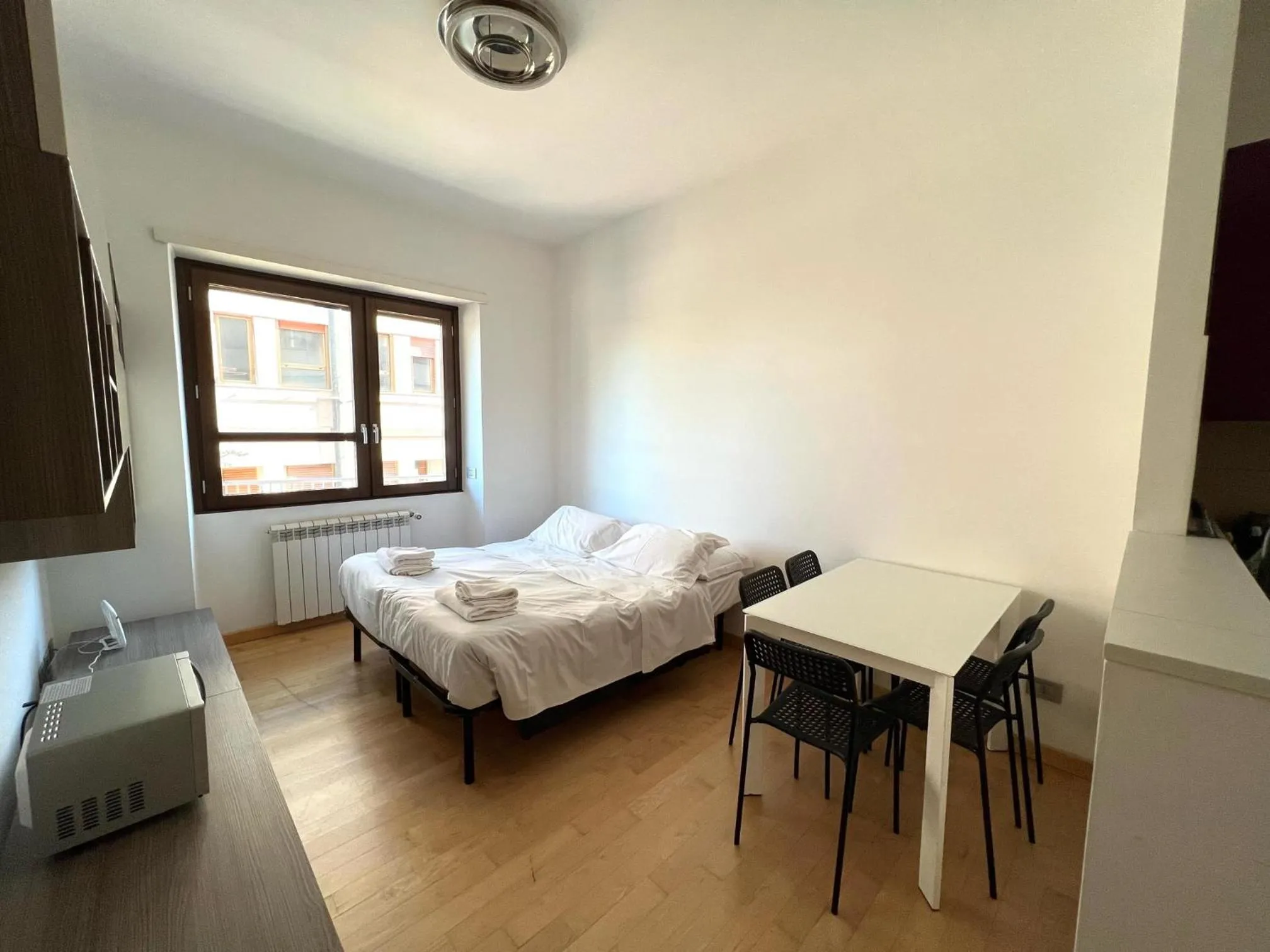 Dining area, Bed in Luciano Laterani Guest House