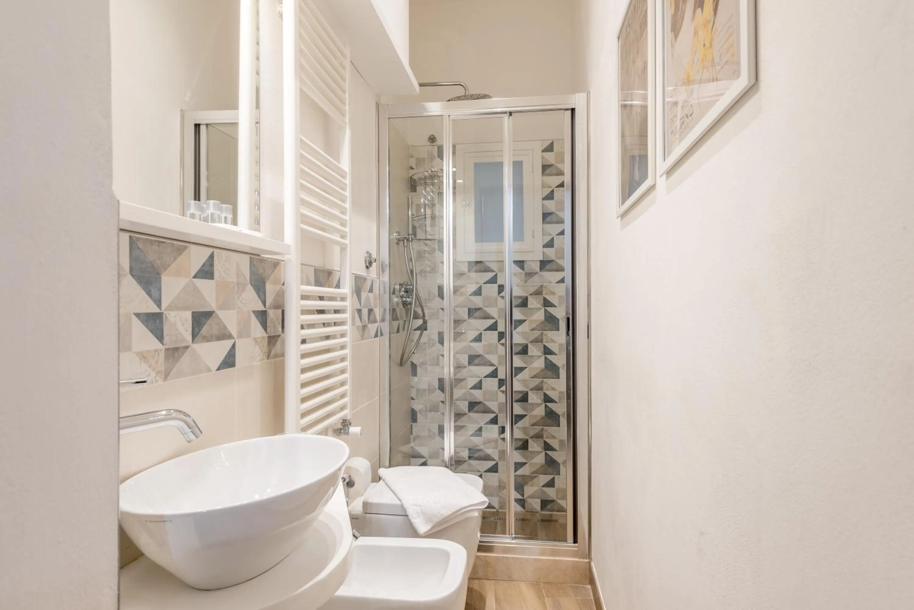 Shower in Santa Croce Place by Mmega