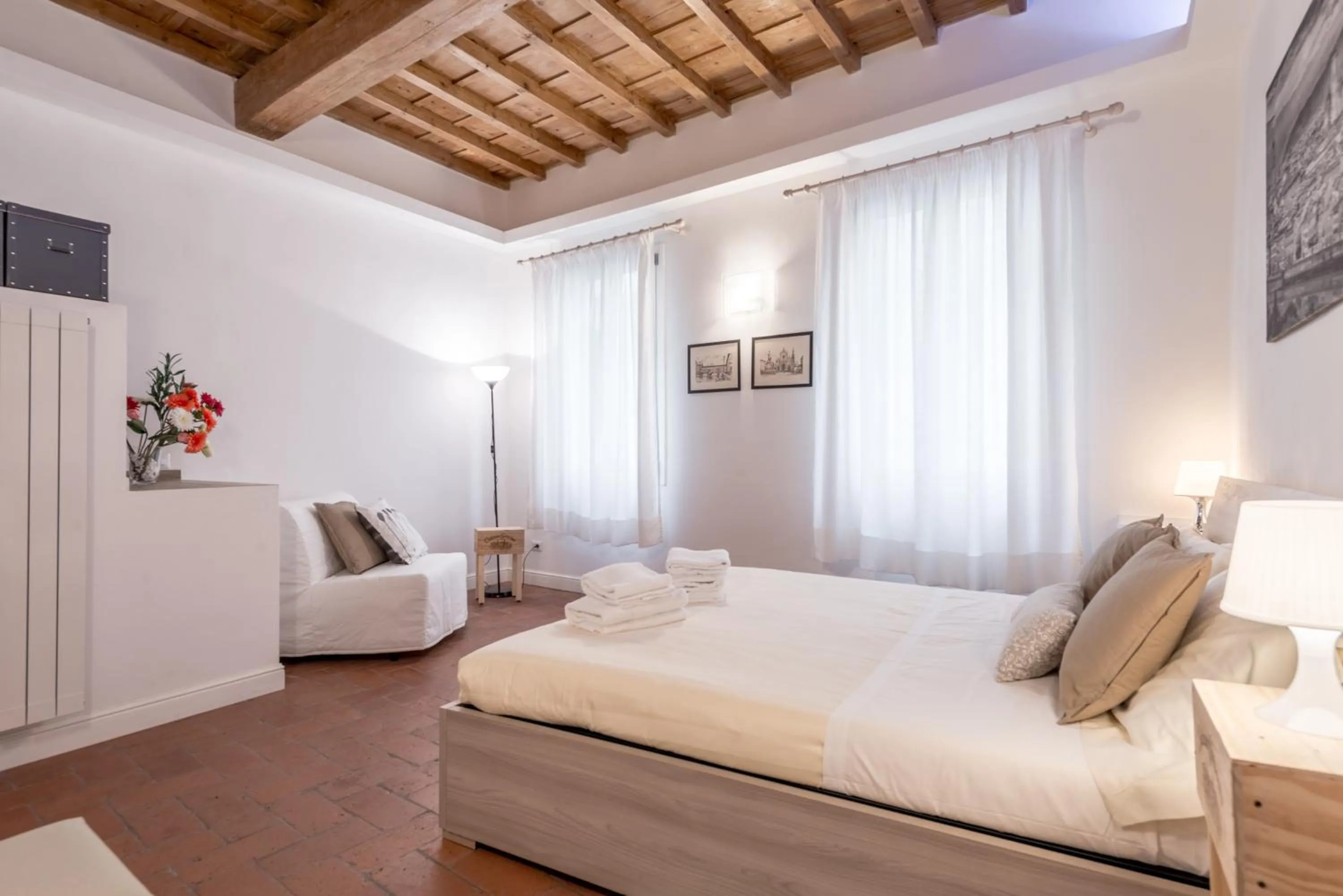 Bed in Santa Croce Place by Mmega