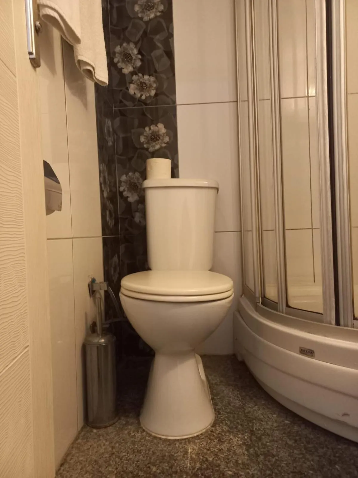 Toilet in Atalla Hotel