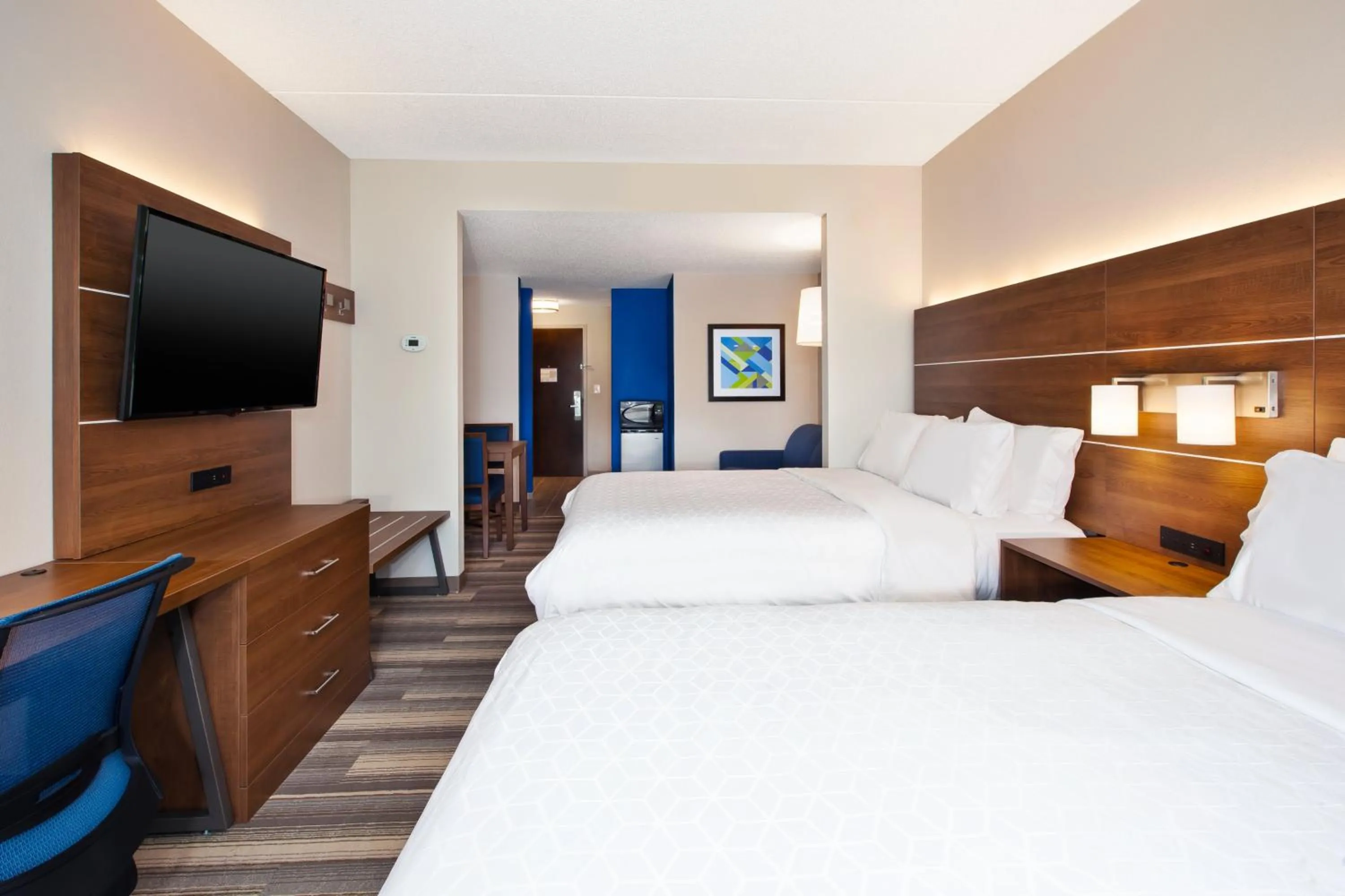 Photo of the whole room, Bed in Holiday Inn Express Hotel & Suites Warrenton by IHG