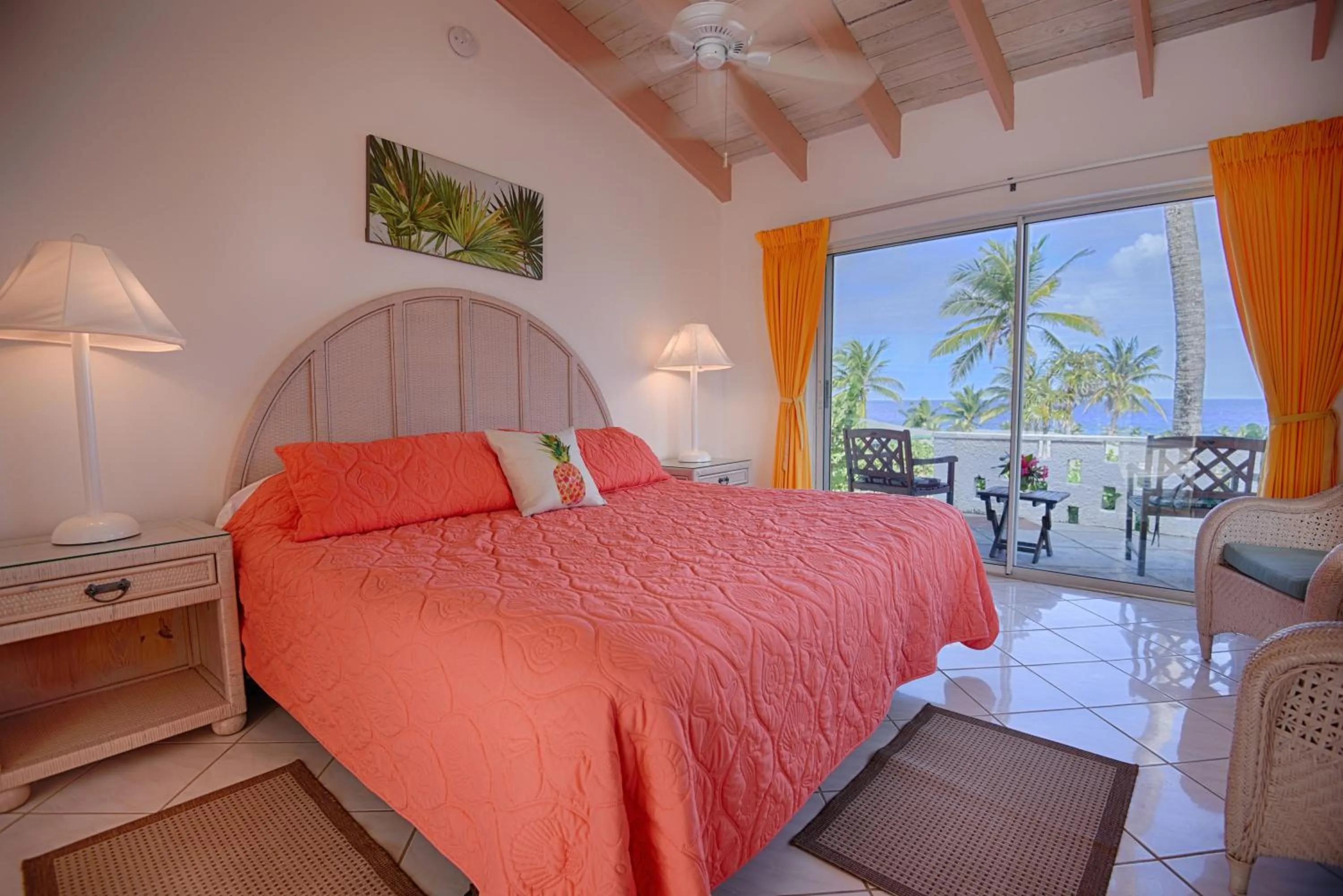 Bed in Stella Maris Resort Club