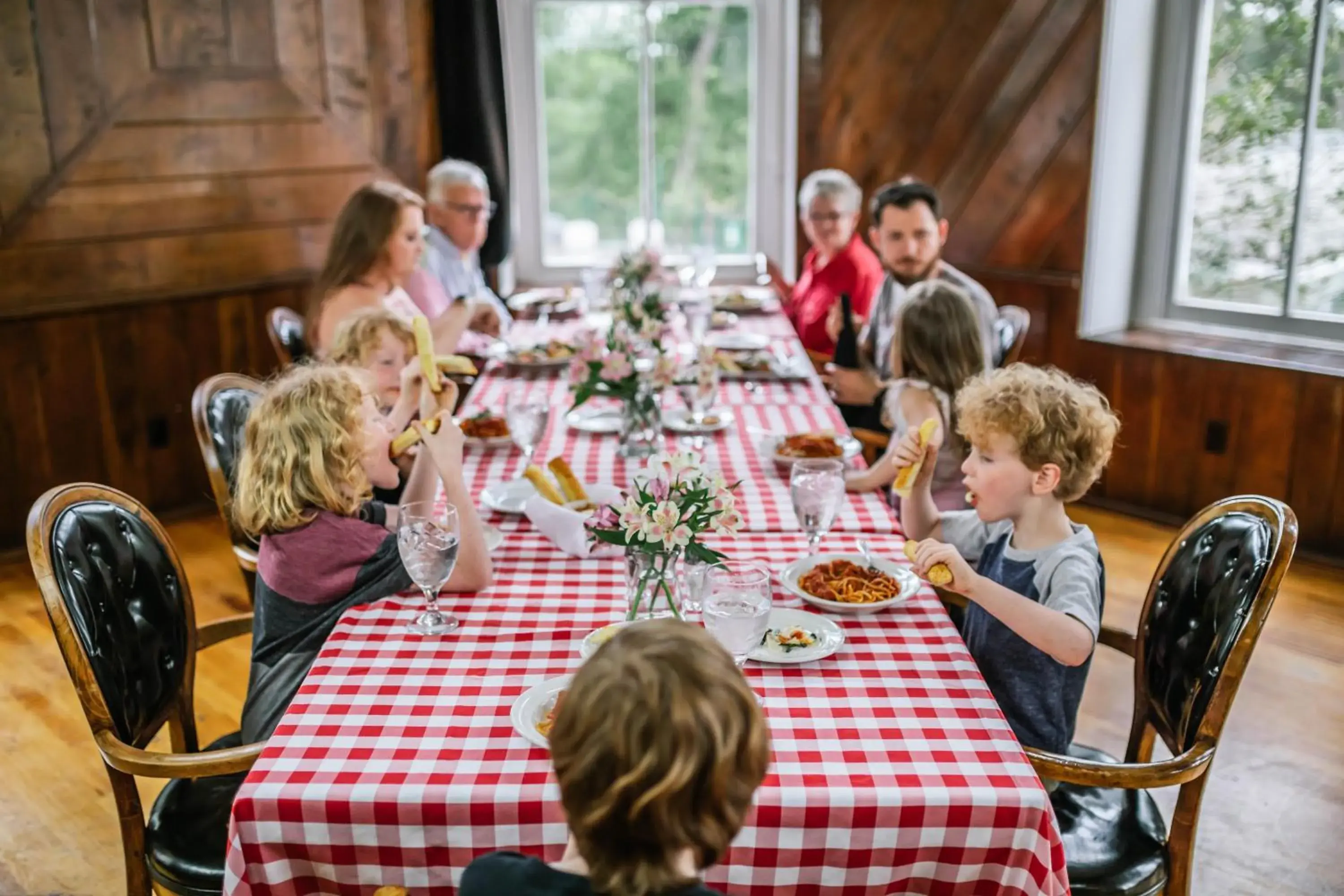 Restaurant/places to eat in 1886 Crescent Hotel and Spa Restaurant/places to eat in 1886 Crescent Hotel and Spa