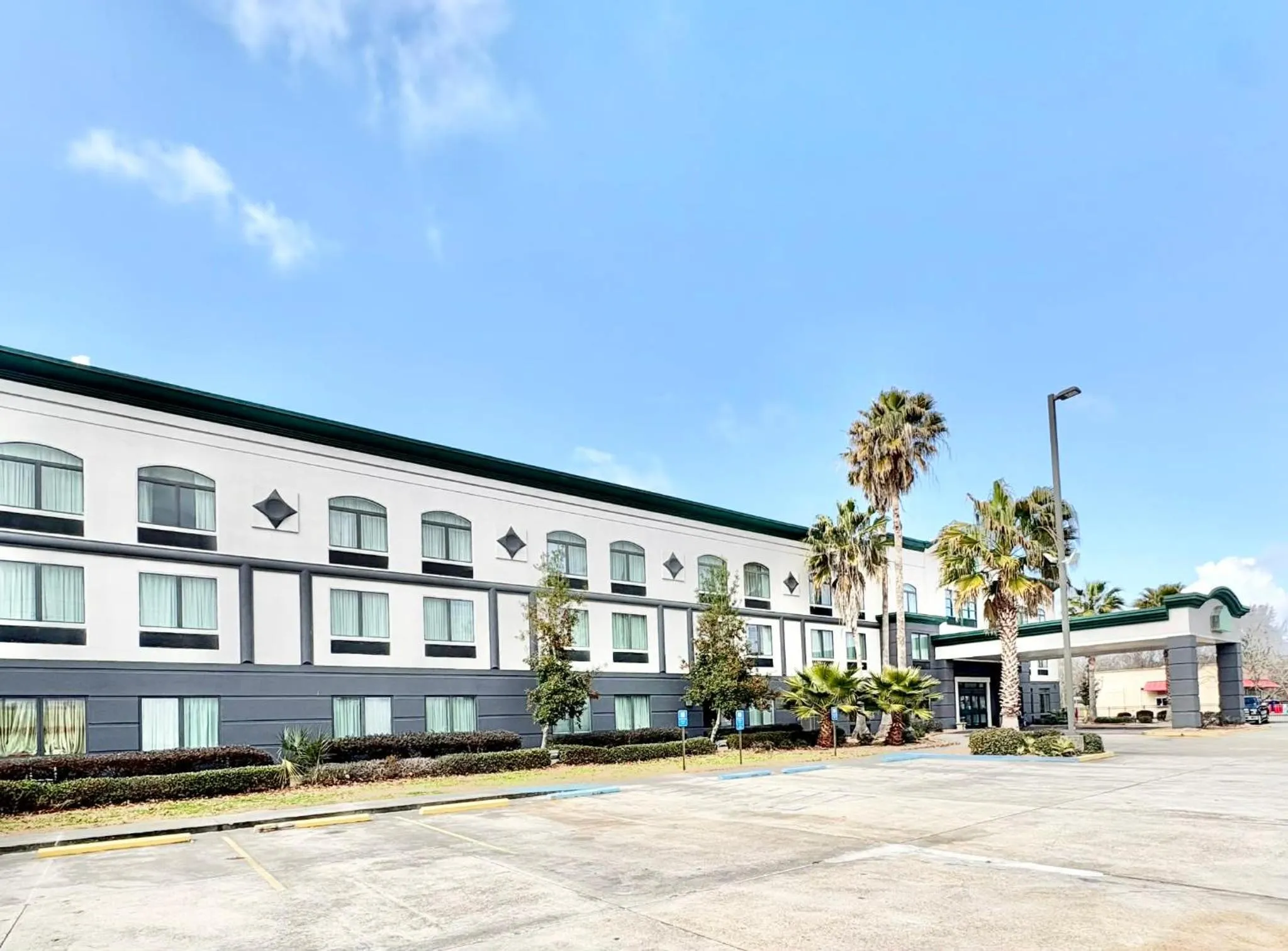 Property building in Wingate by Wyndham Houma