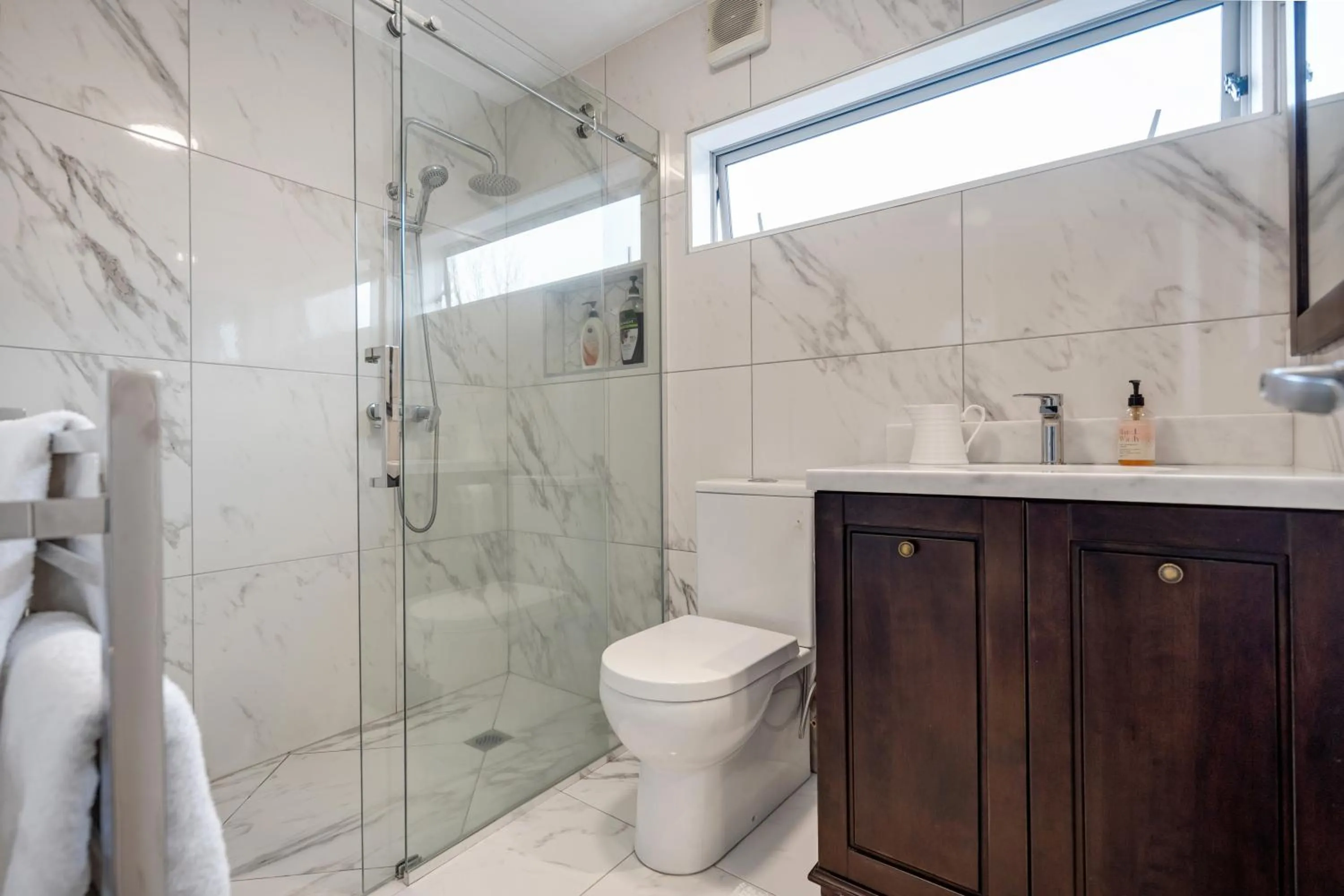 Bathroom in The Bays Bed & Breakfast