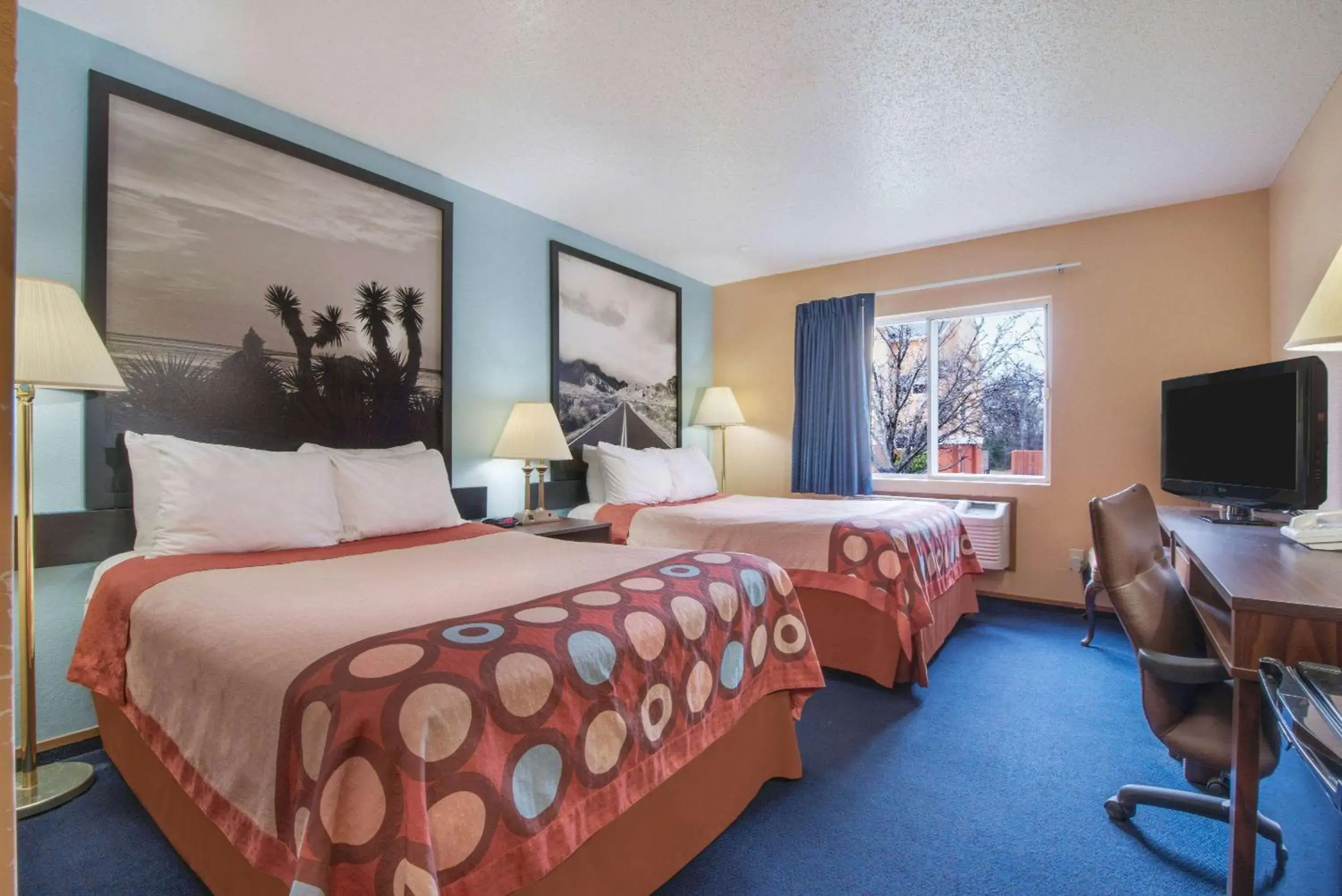 Photo of the whole room, Bed in Super 8 by Wyndham College Station Photo of the whole room, Bed in Super 8 by Wyndham College Station