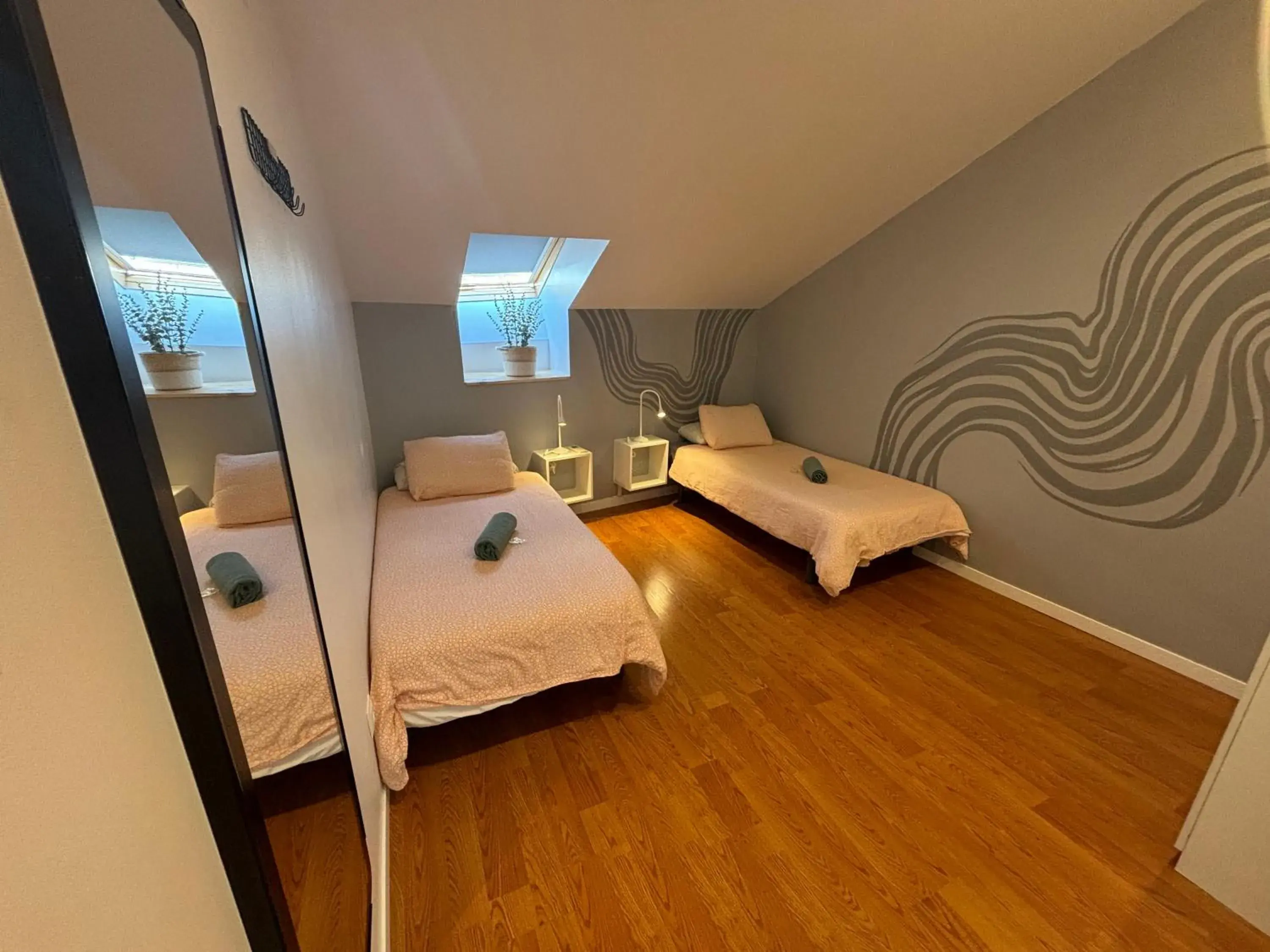 Twin Room with Private Bathroom in Onefam Madrid Twin Room with Private Bathroom in Onefam Madrid