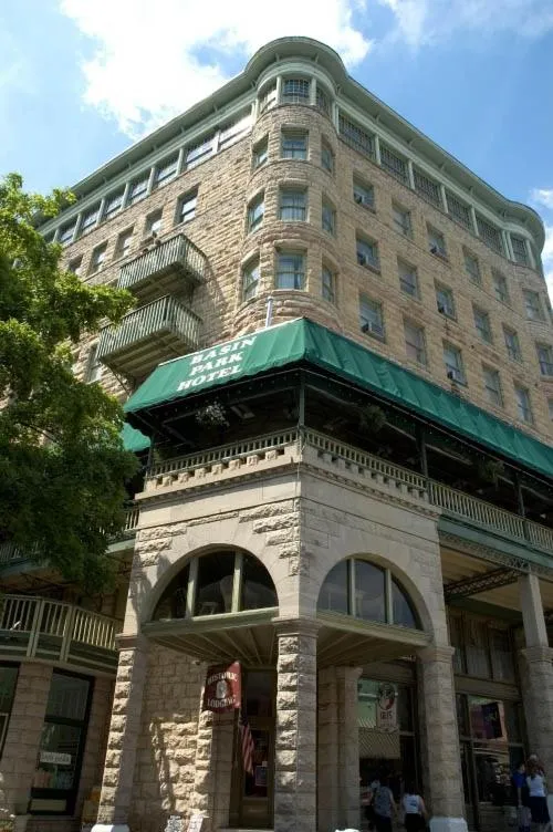 Facade/entrance in 1905 Basin Park Hotel