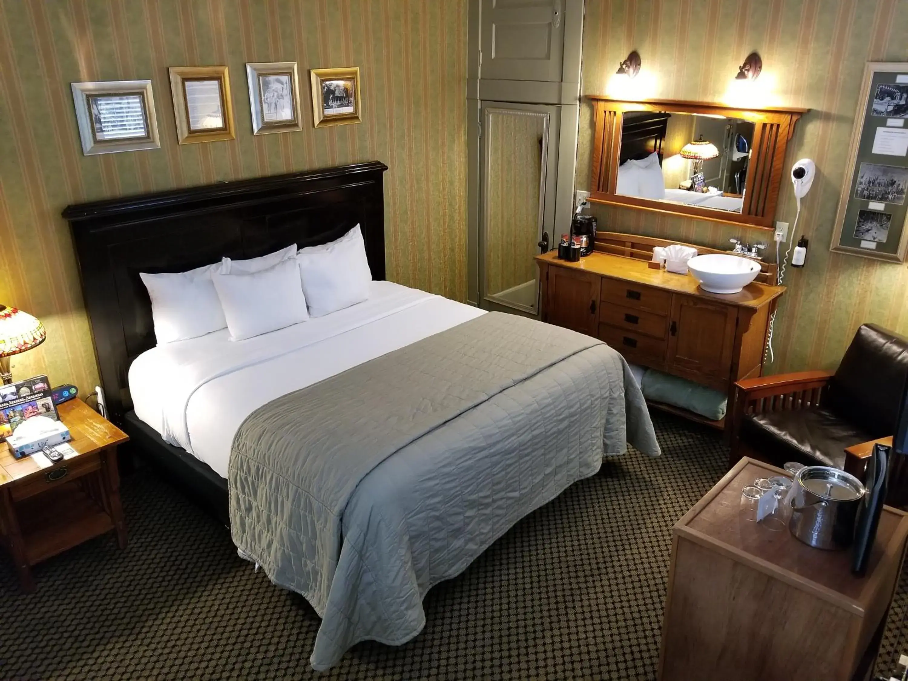 Bed in 1905 Basin Park Hotel Bed in 1905 Basin Park Hotel