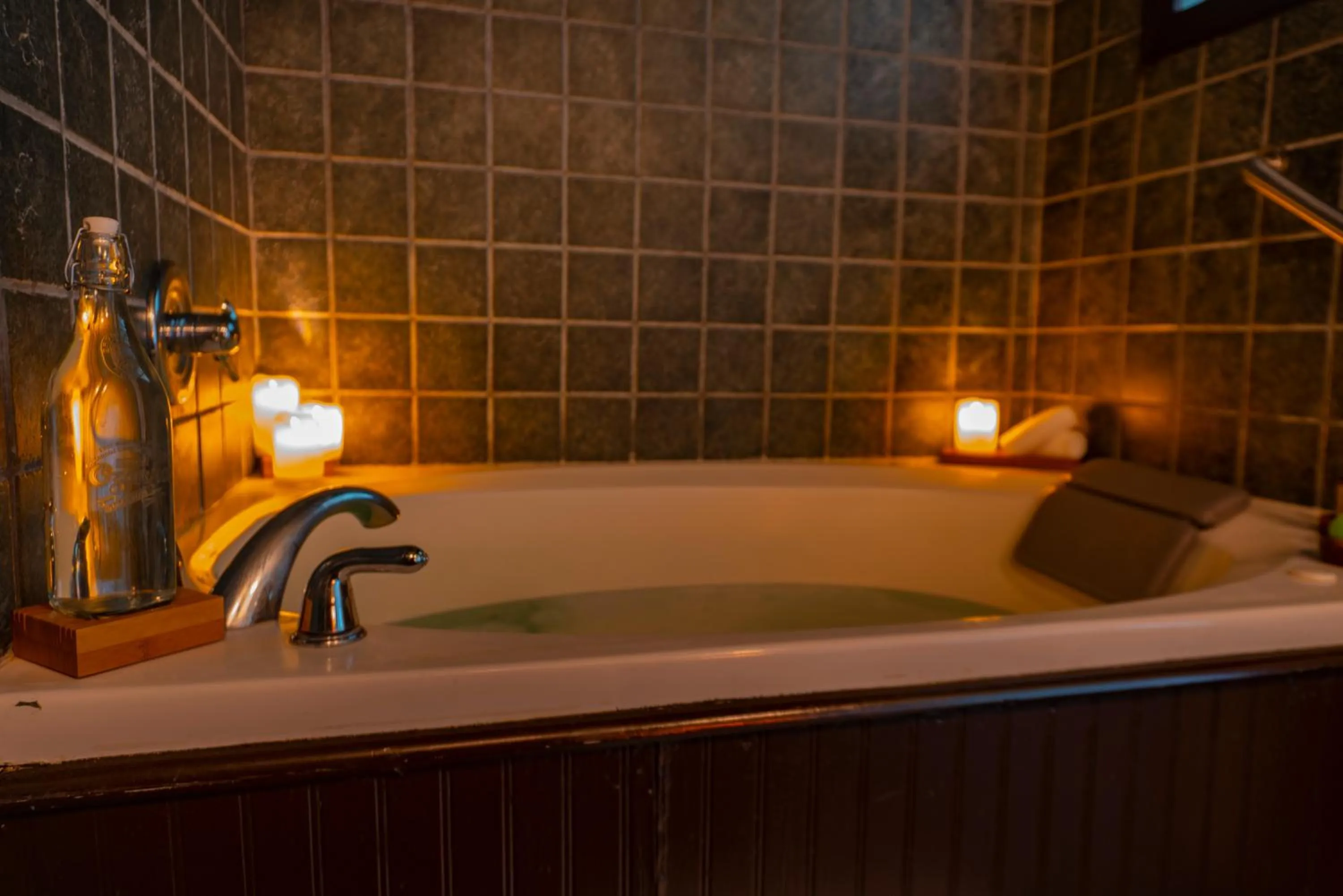 Spa and wellness centre/facilities in 1905 Basin Park Hotel