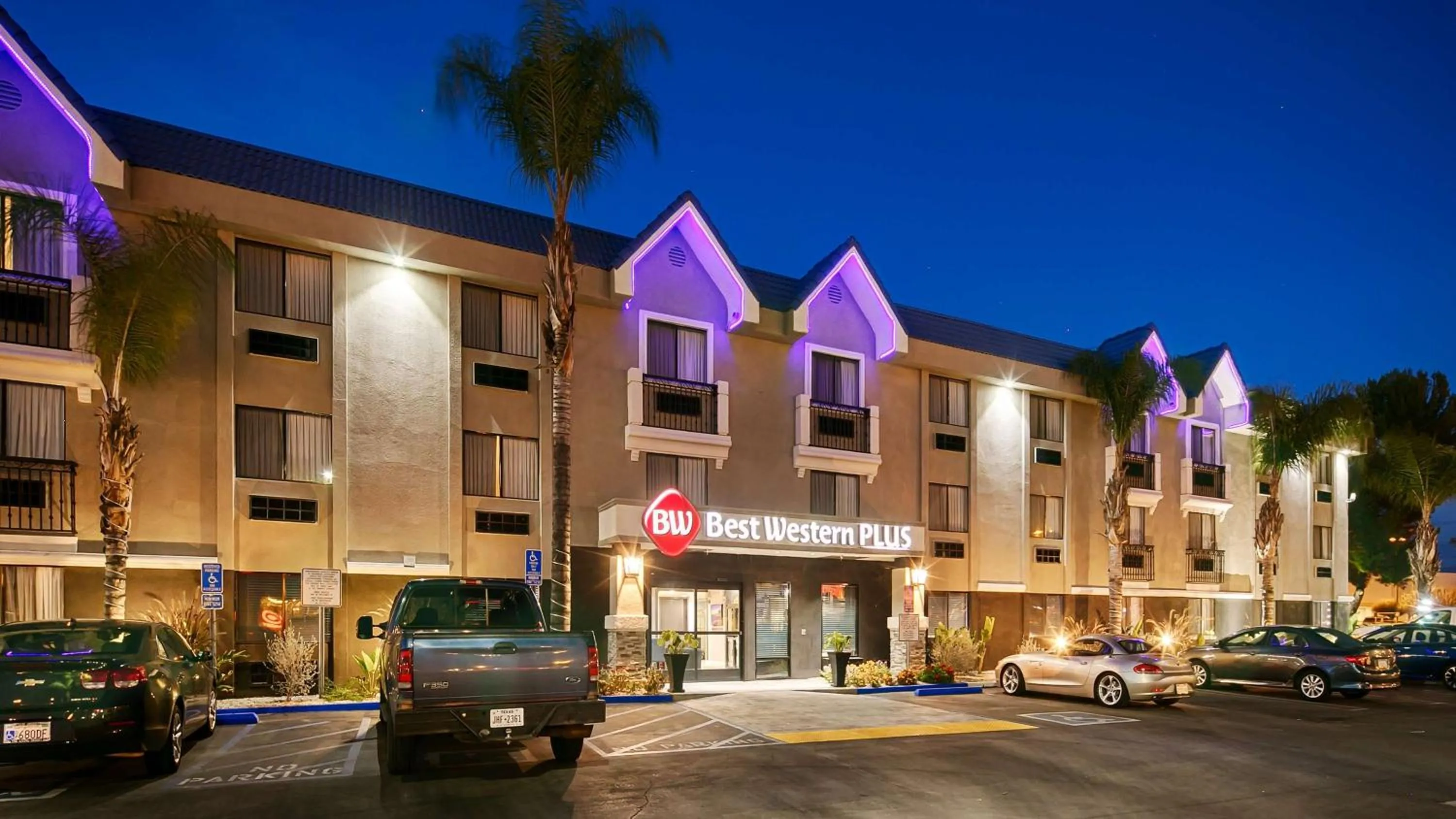 Property building in Best Western Plus Diamond Valley Inn